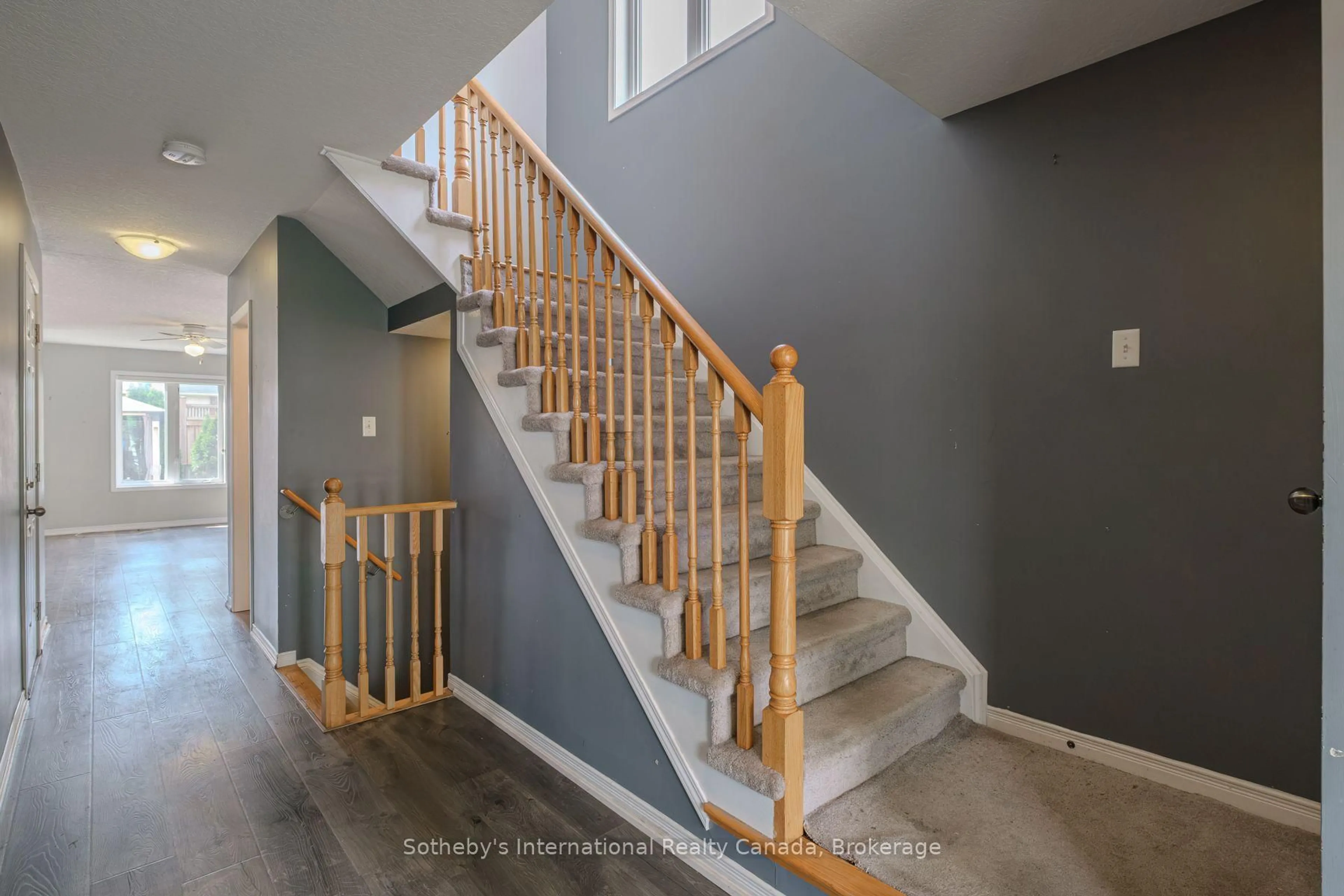 Stairs for 17 Dwyer Crt, Brantford Ontario N3T 0G8