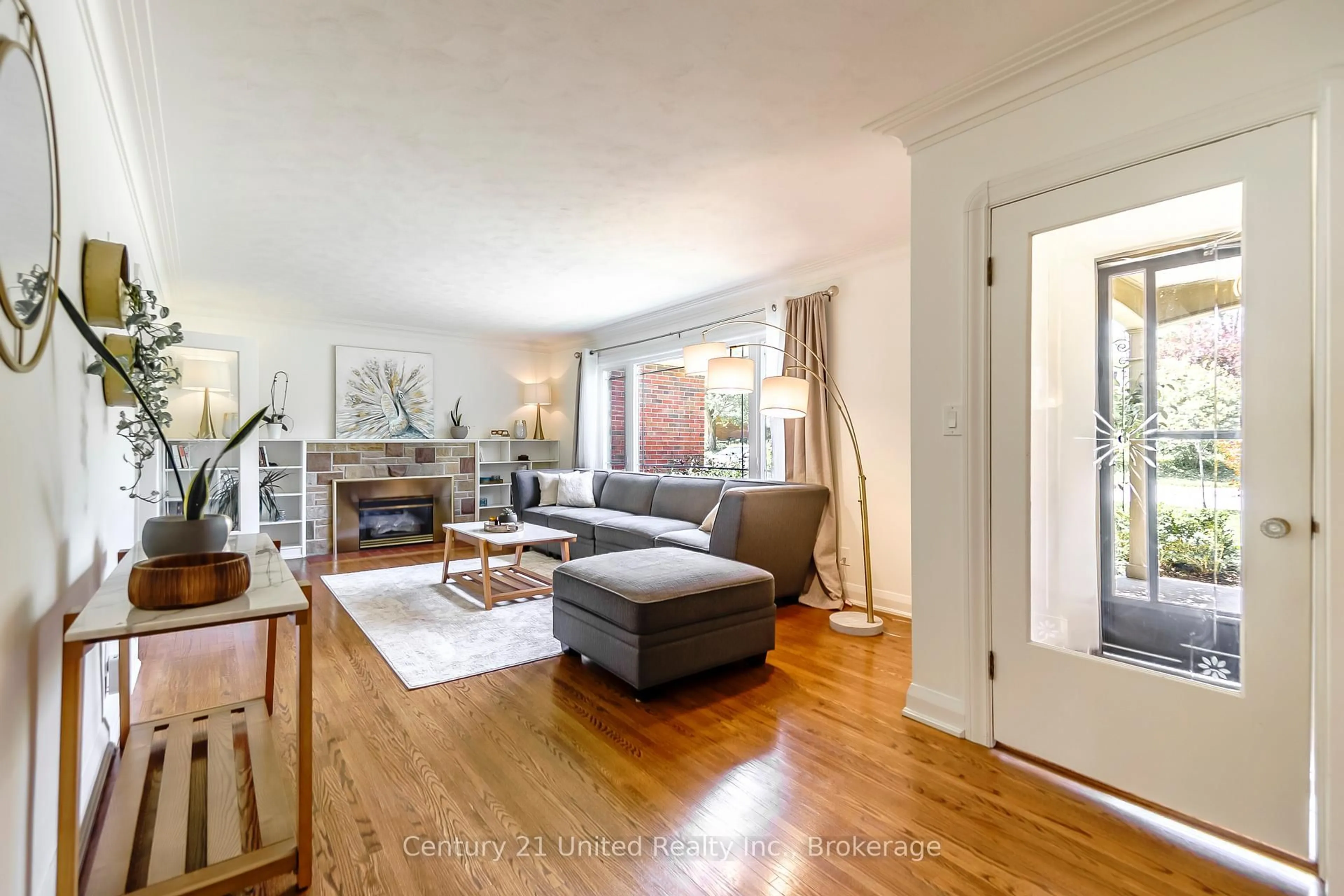Living room with furniture, unknown for 1306 Hazeldean Ave, Peterborough Ontario K9J 5Z4