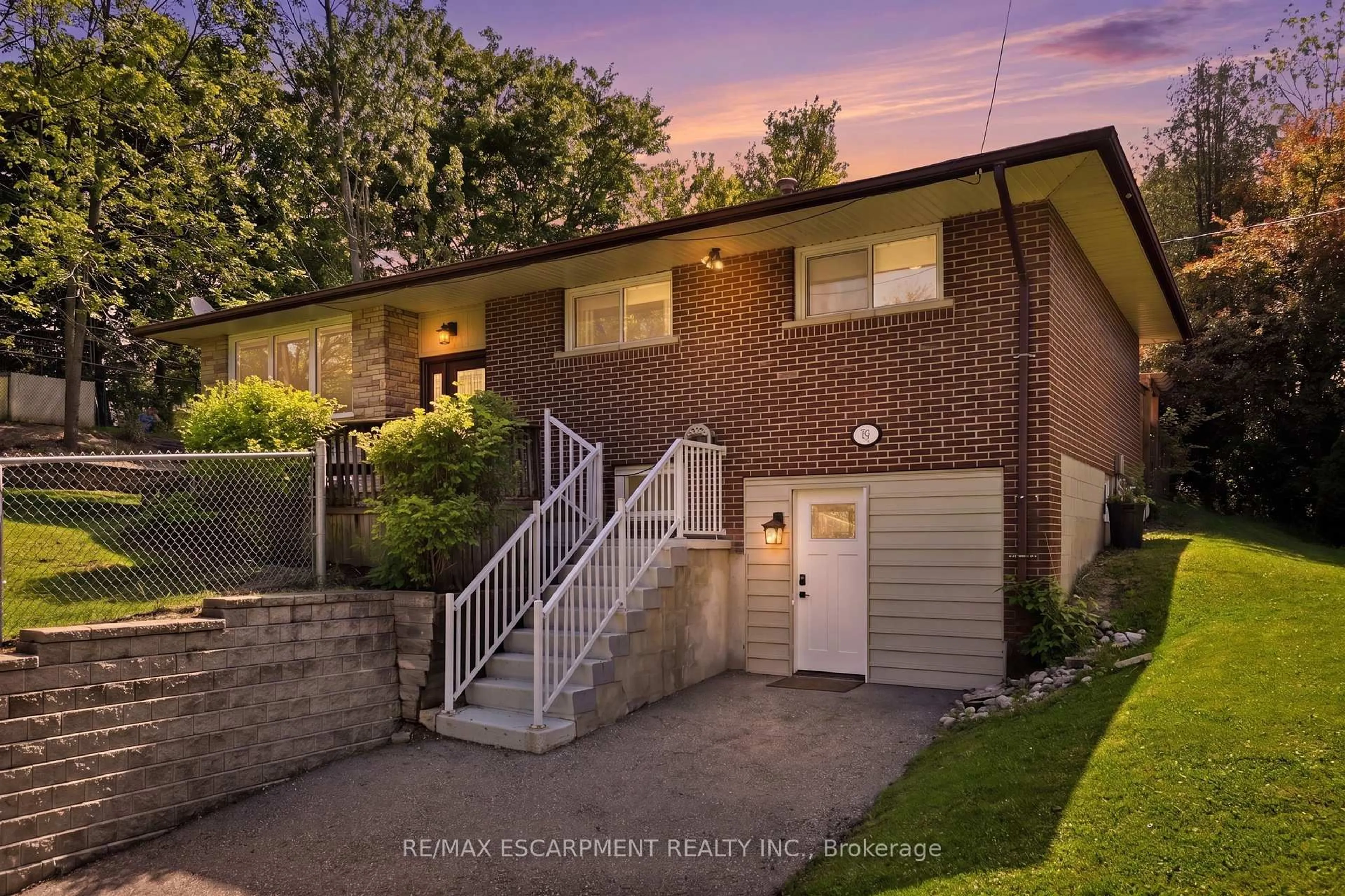 Home with brick exterior material, street for 52 Grand Ave, Haldimand Ontario N3W 2J5