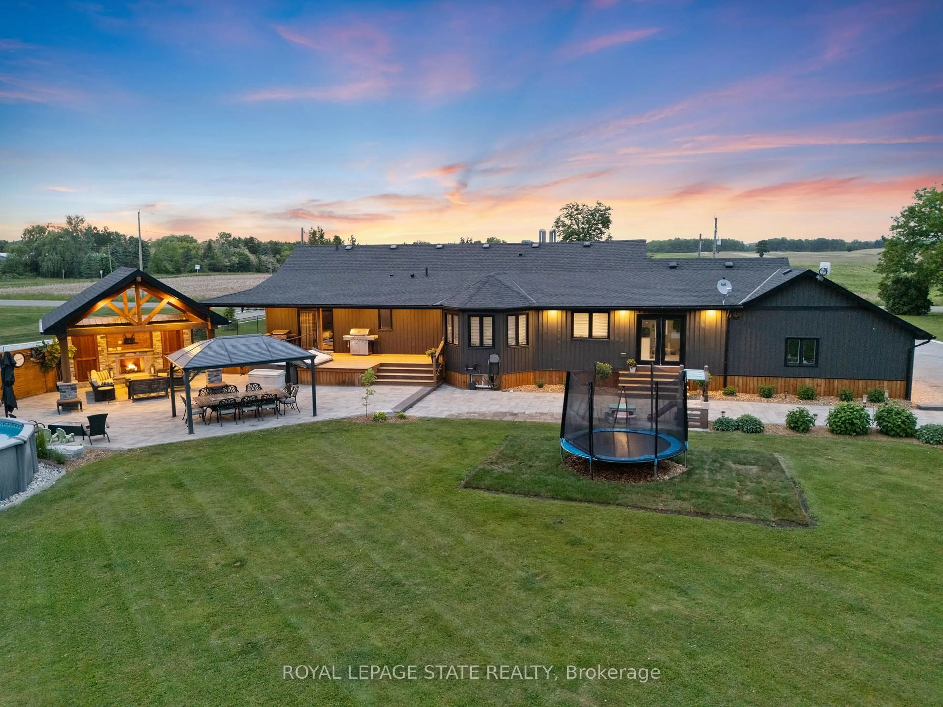 A pic from outside/outdoor area/front of a property/back of a property/a pic from drone, unknown for 6251 Walkers Rd, Hamilton Ontario L0R 1W0