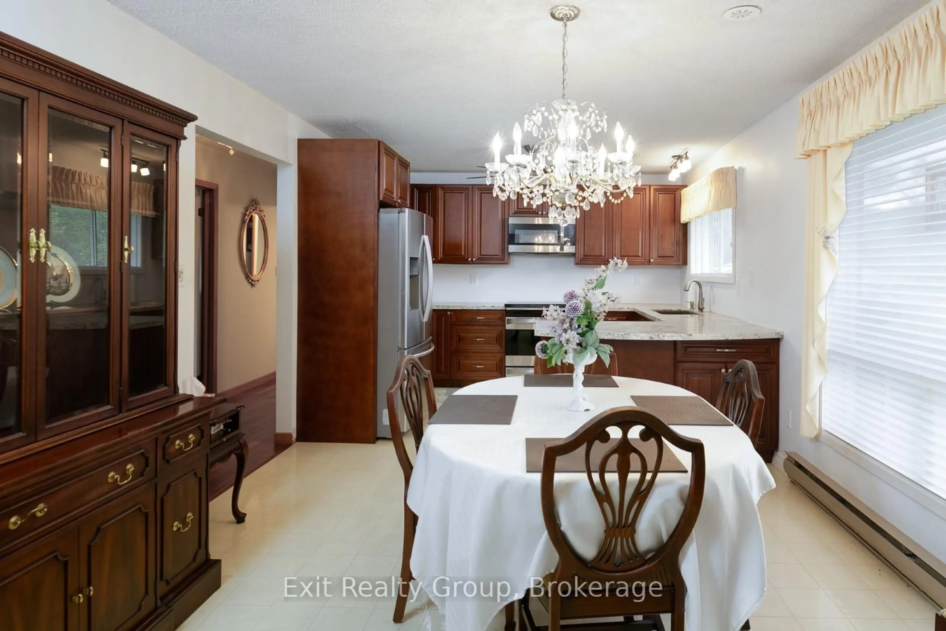 Dining room, ceramic/tile floor for 51 Trent Dr, Trent Hills Ontario K0L 1L0