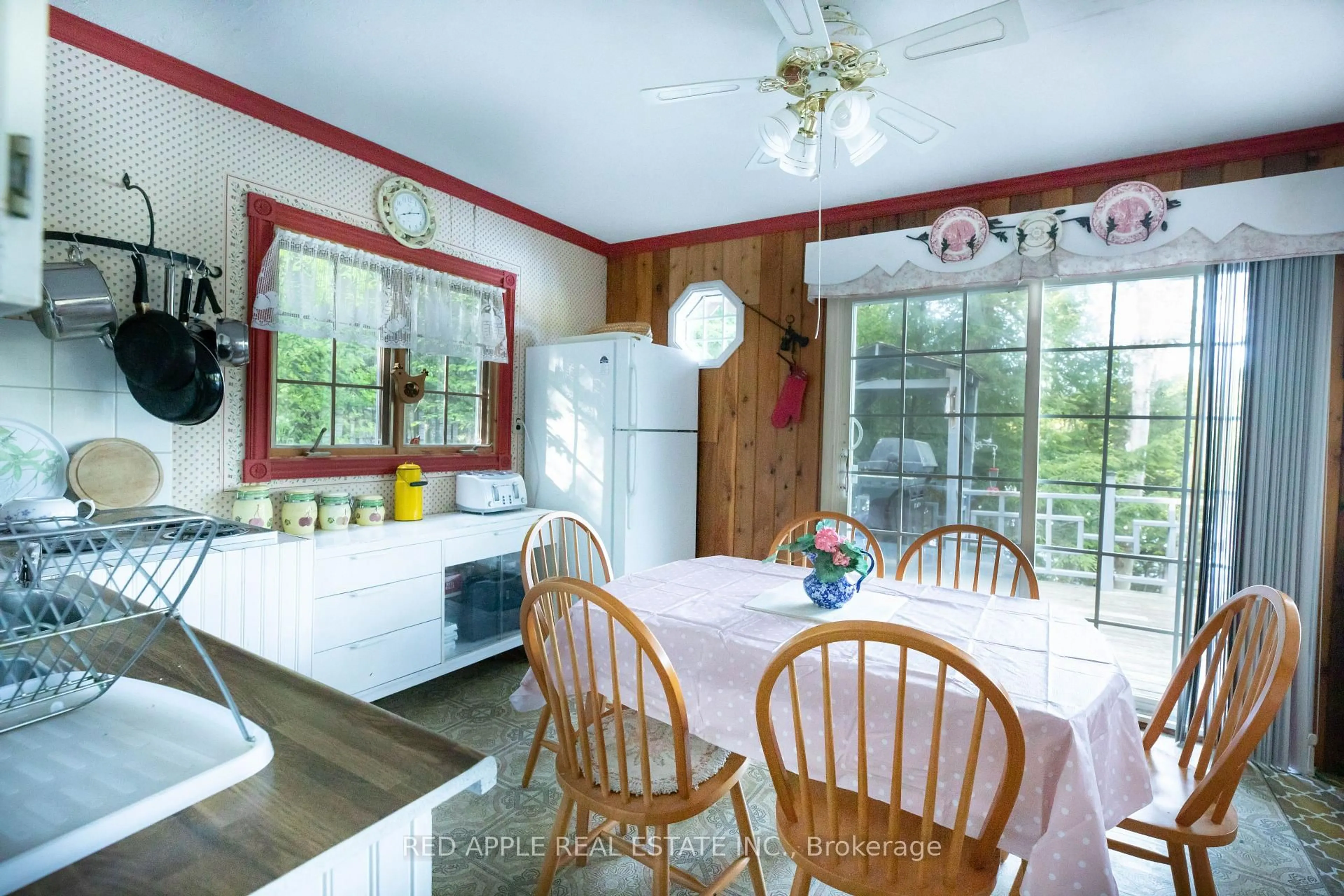 Dining room, unknown for 1004 Bellwood Lane, Lake of Bays Ontario P0B 1A0