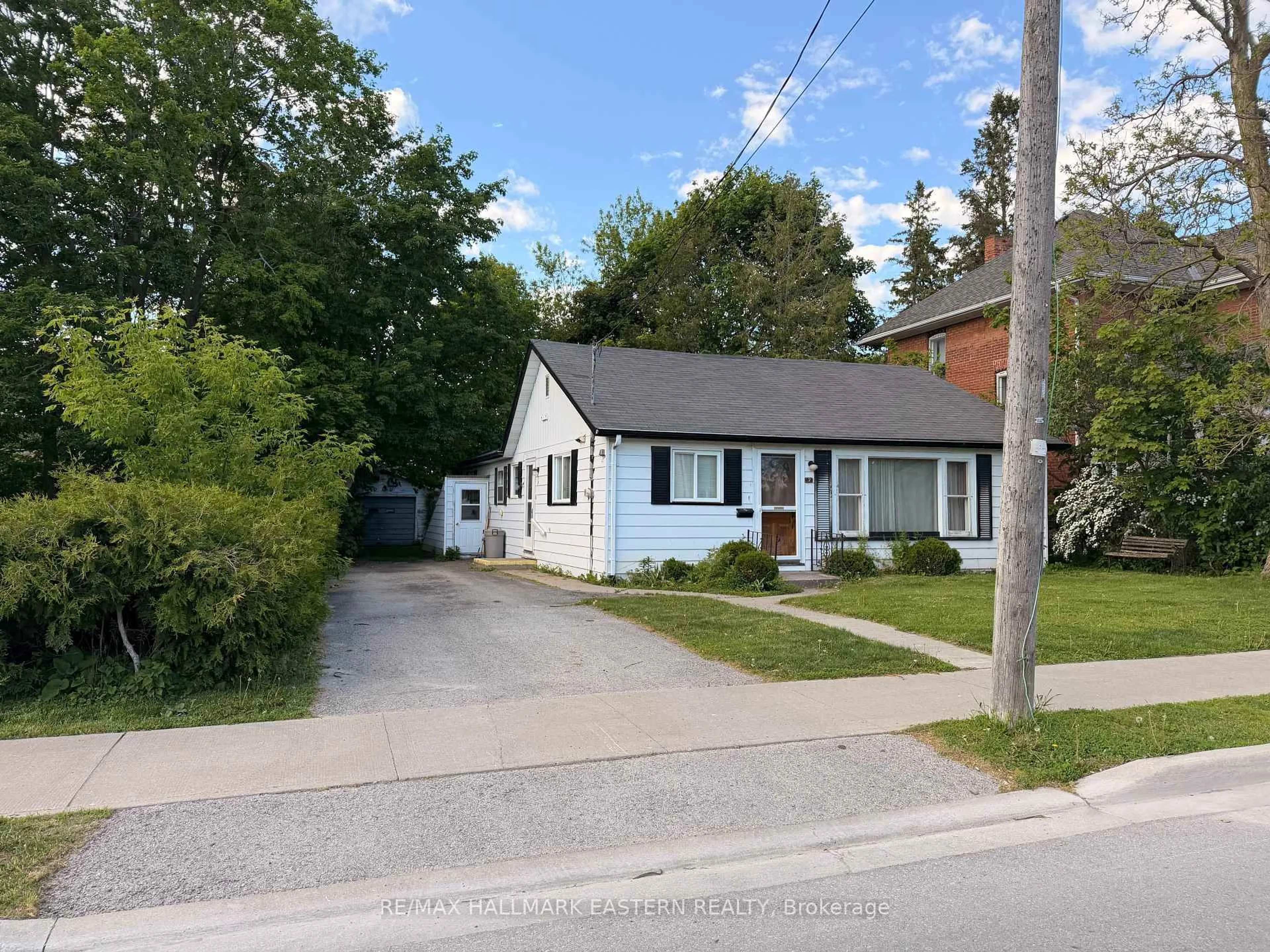 A pic from outside/outdoor area/front of a property/back of a property/a pic from drone, street for 2 George St, Kawartha Lakes Ontario K9V 1W1