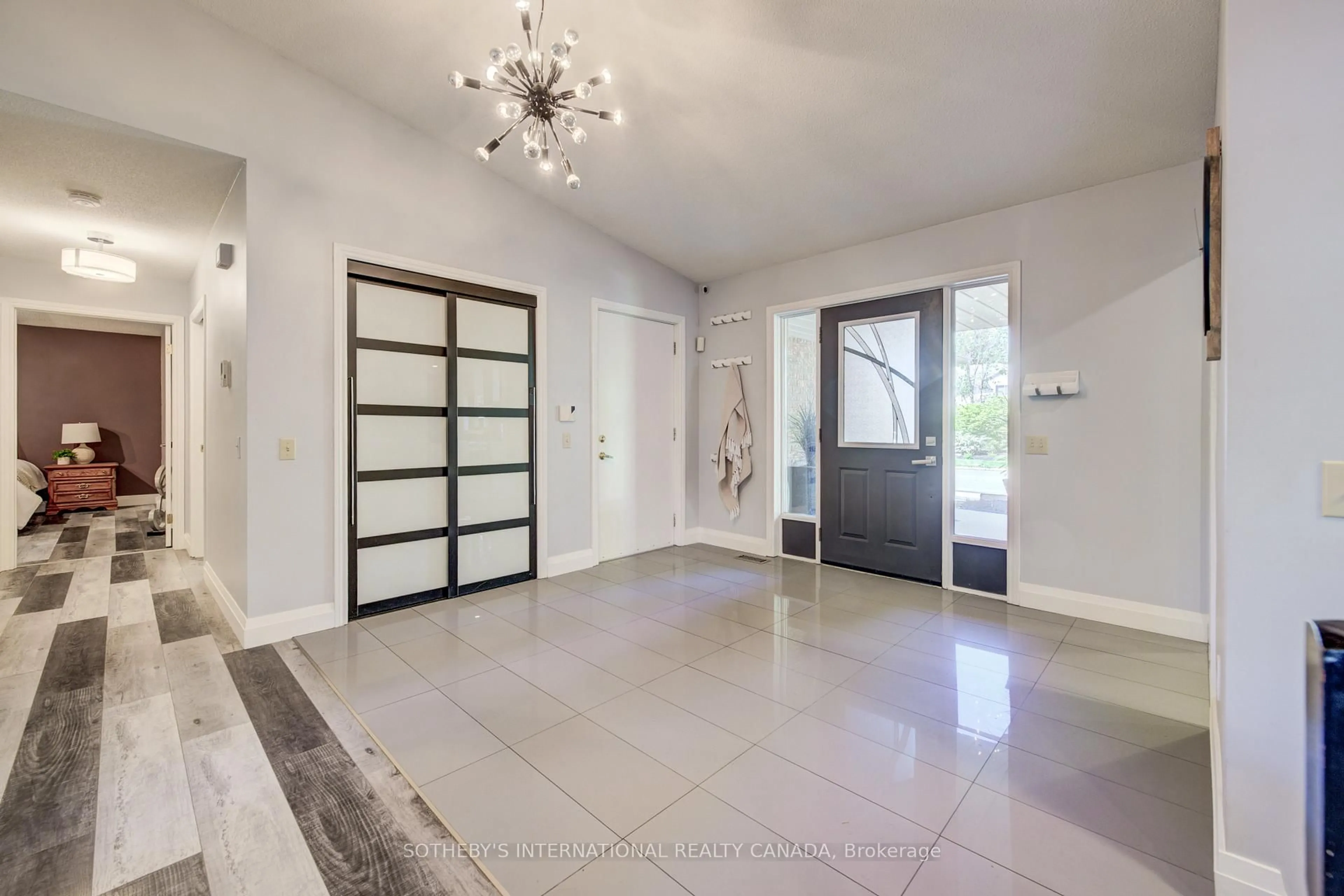 Indoor entryway for 304 Auburn Dr, Waterloo Ontario N2K 3K5