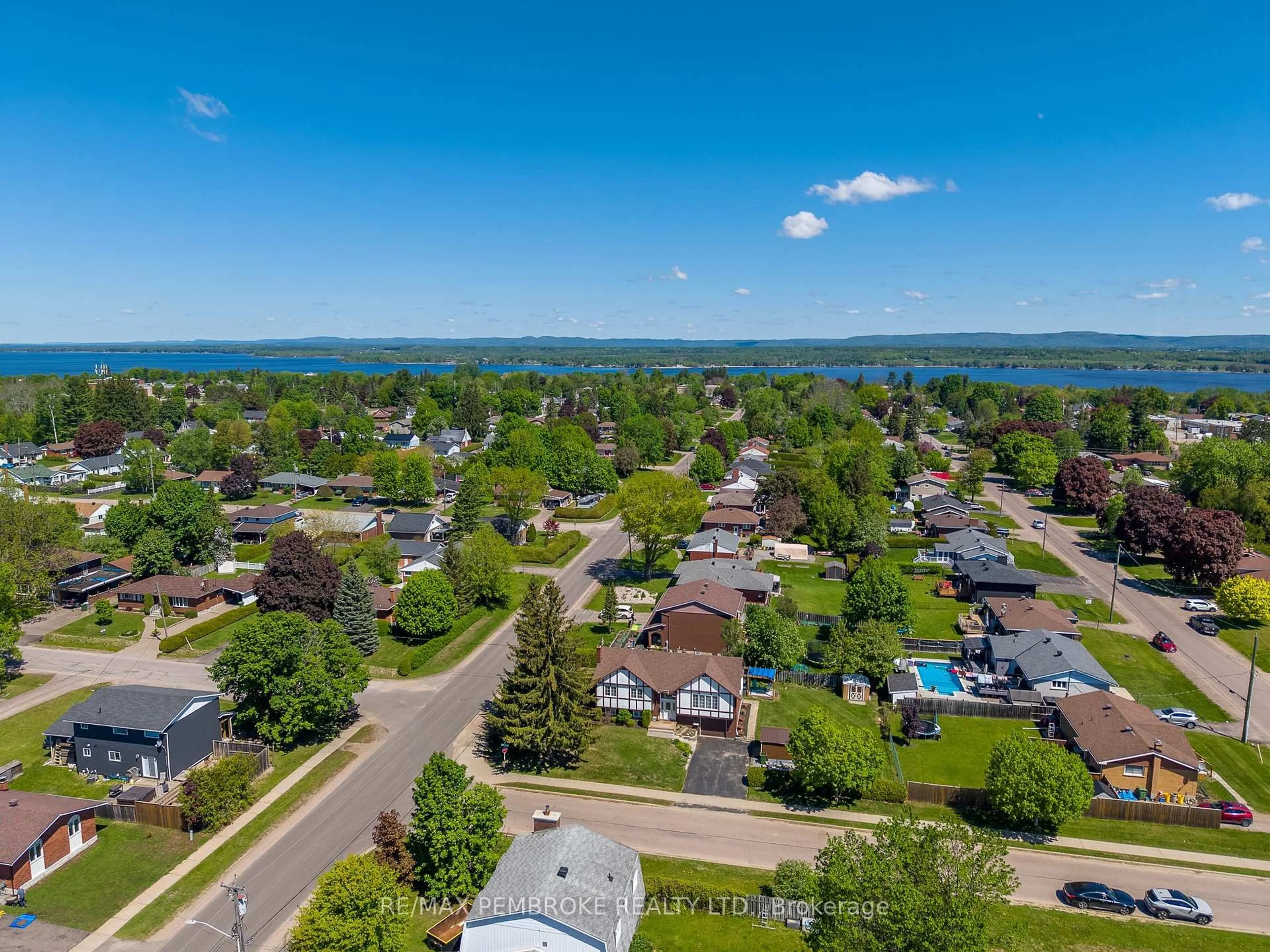 A pic from outside/outdoor area/front of a property/back of a property/a pic from drone, water/lake/river/ocean view for 399 Chamberlain St, Pembroke Ontario K8A 8C3