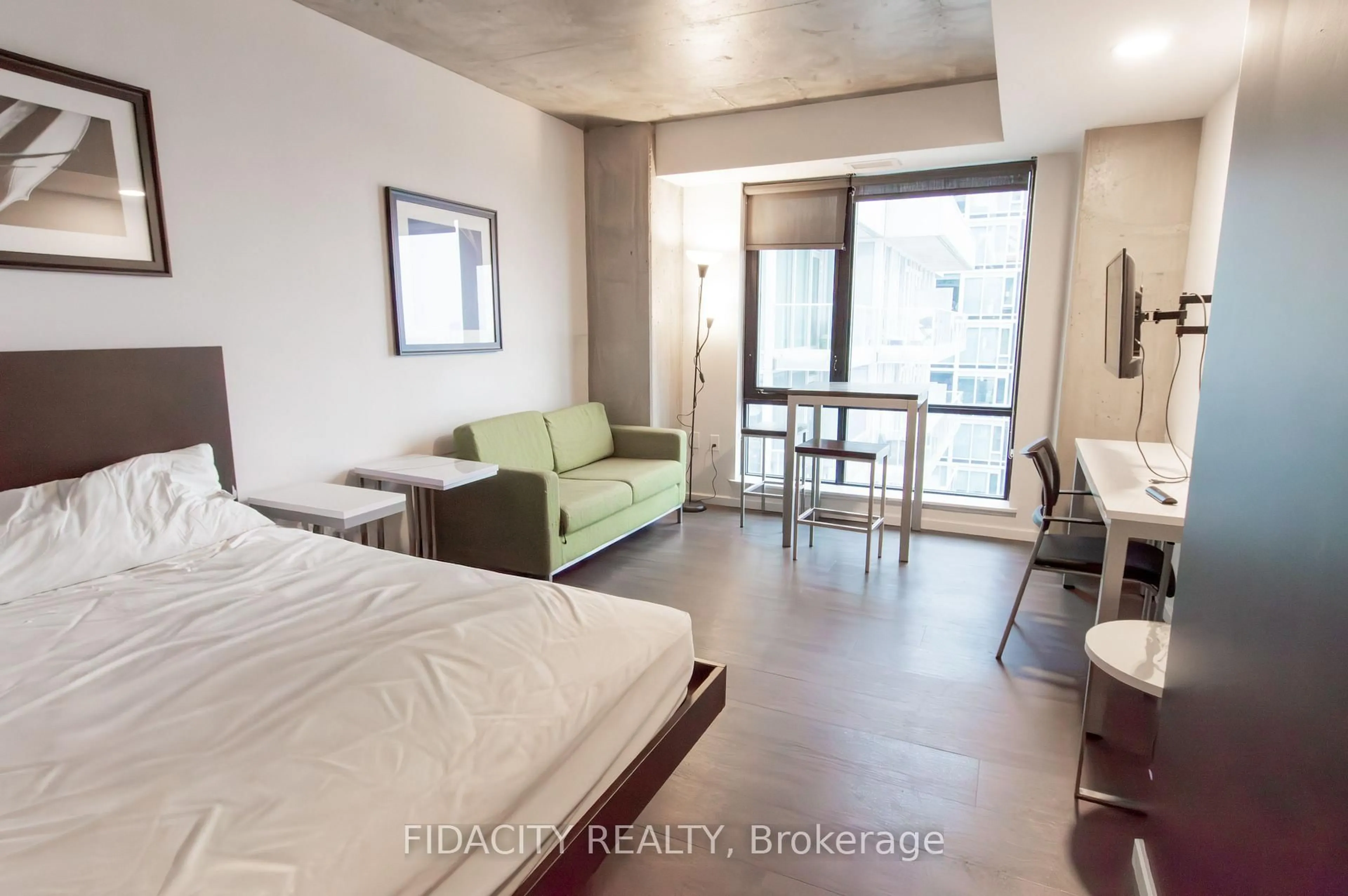A pic of a room for 105 Champagne Ave #1615, Ottawa Ontario K1S 5E5