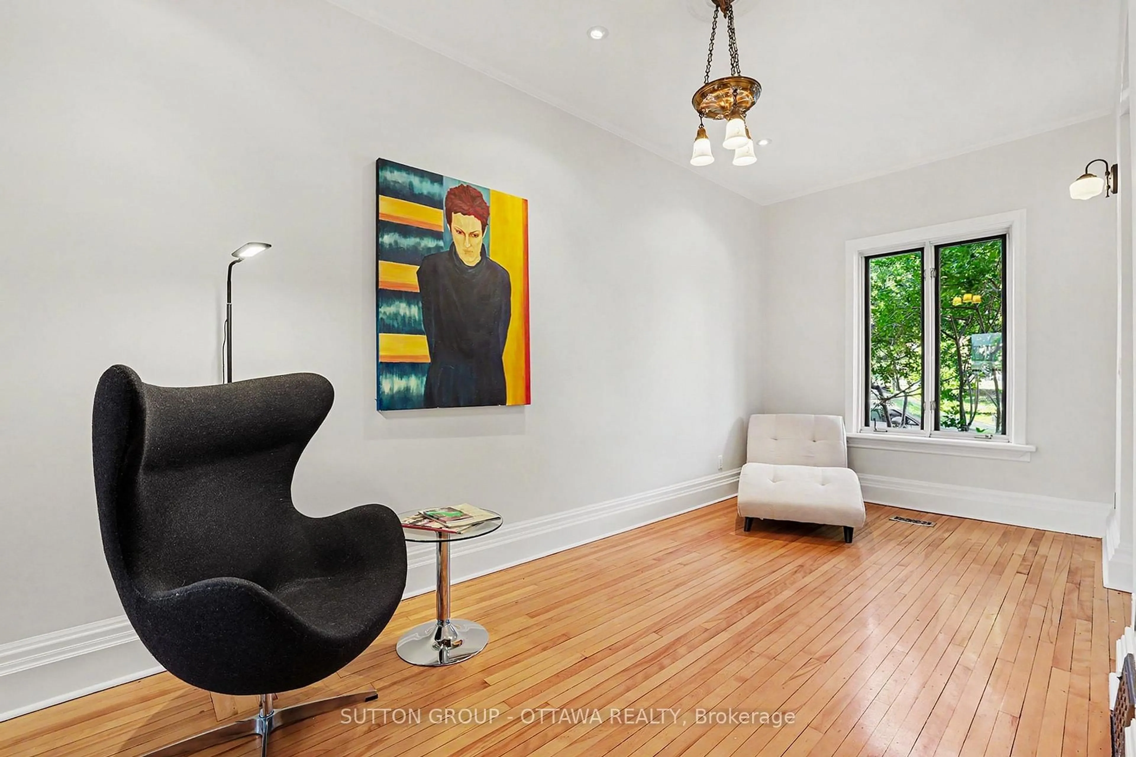 Living room with furniture, unknown for 279 Cambridge St, Ottawa Ontario K1R 7B1