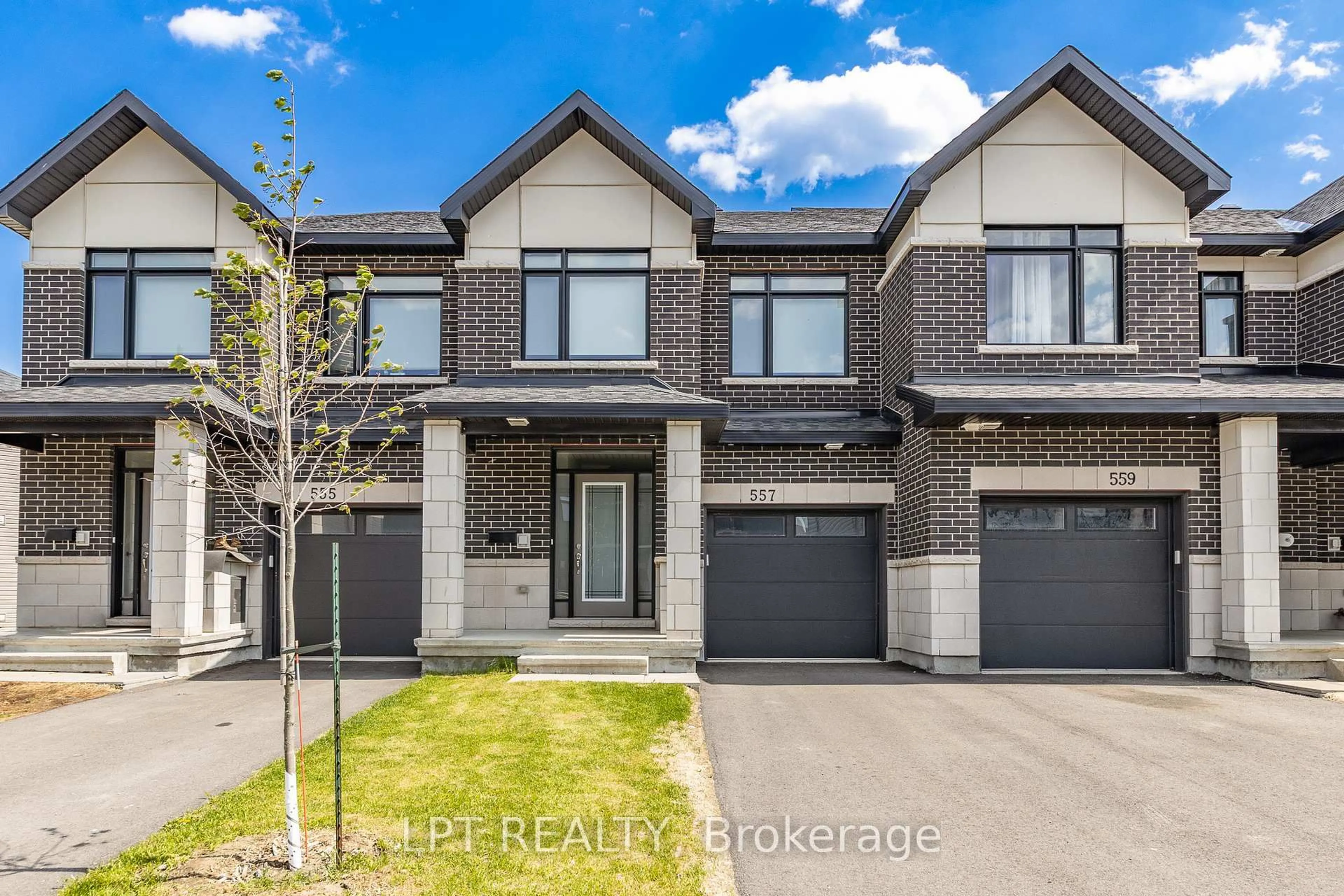 Home with brick exterior material, street for 557 Tahoe Hts, Ottawa Ontario K1T 0X4