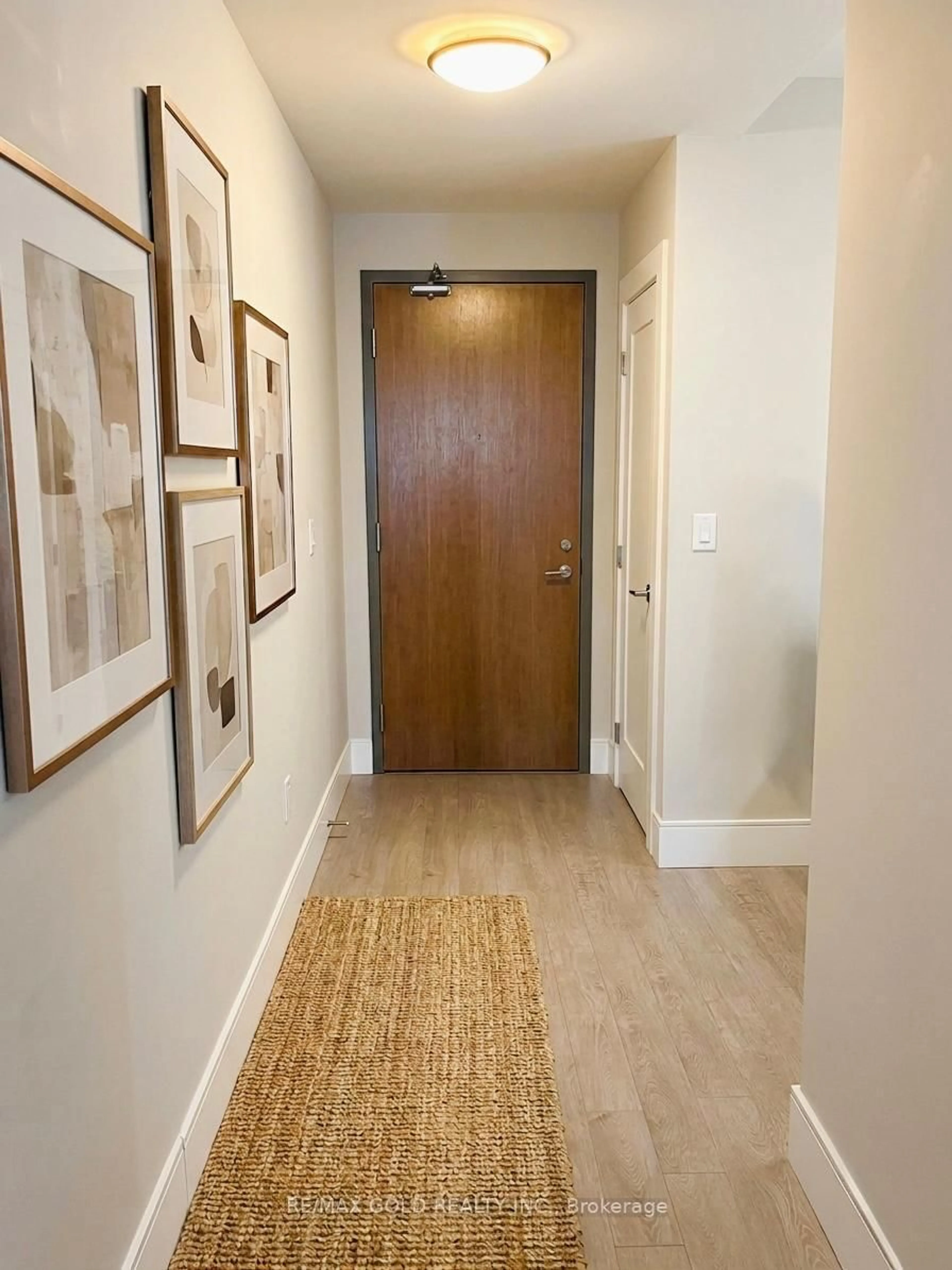 Indoor entryway for 15 Prince Albert Blvd #216, Kitchener Ontario N2H 0C2
