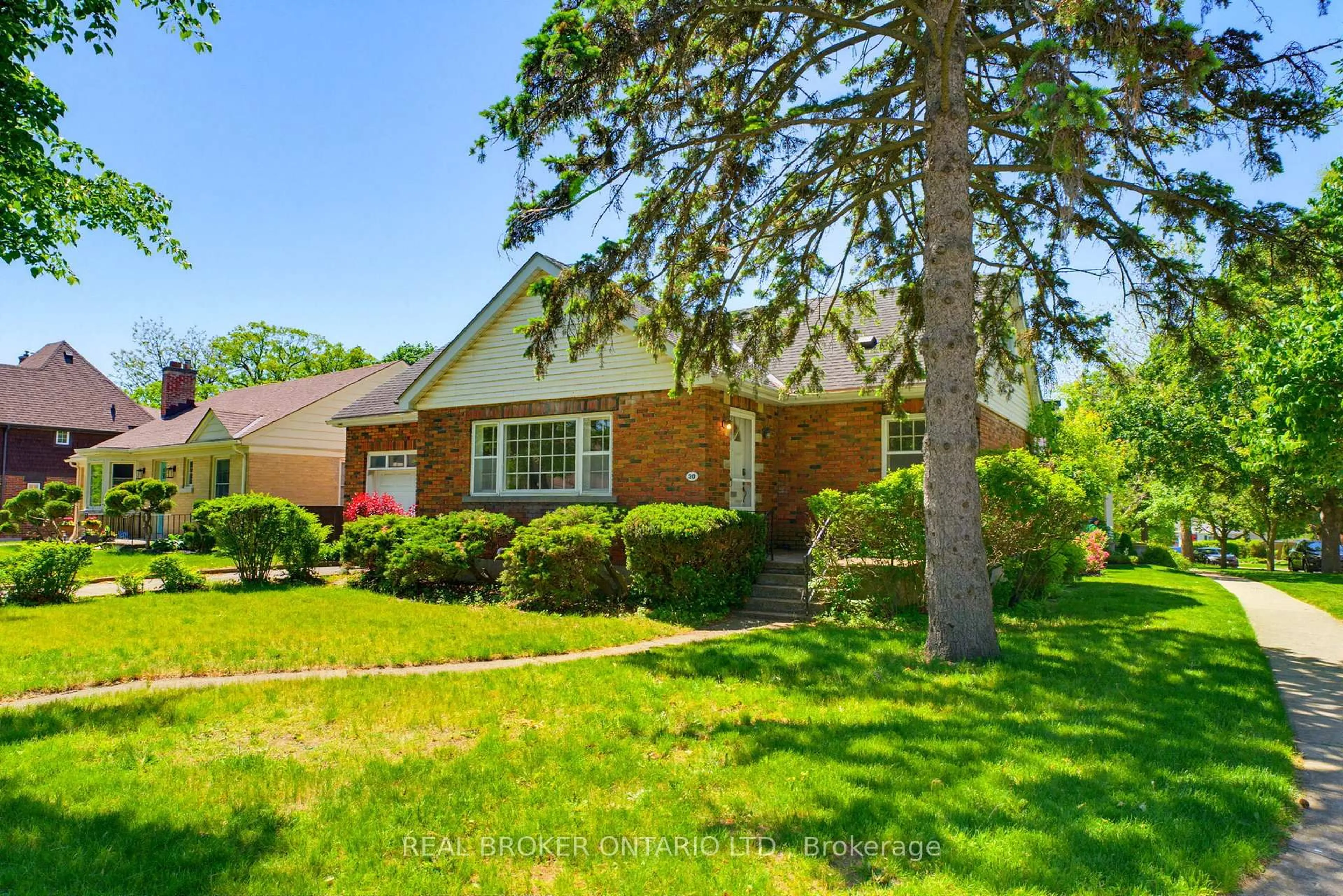 Home with brick exterior material, street for 30 Lincoln Ave, Brantford Ontario N3T 4S4