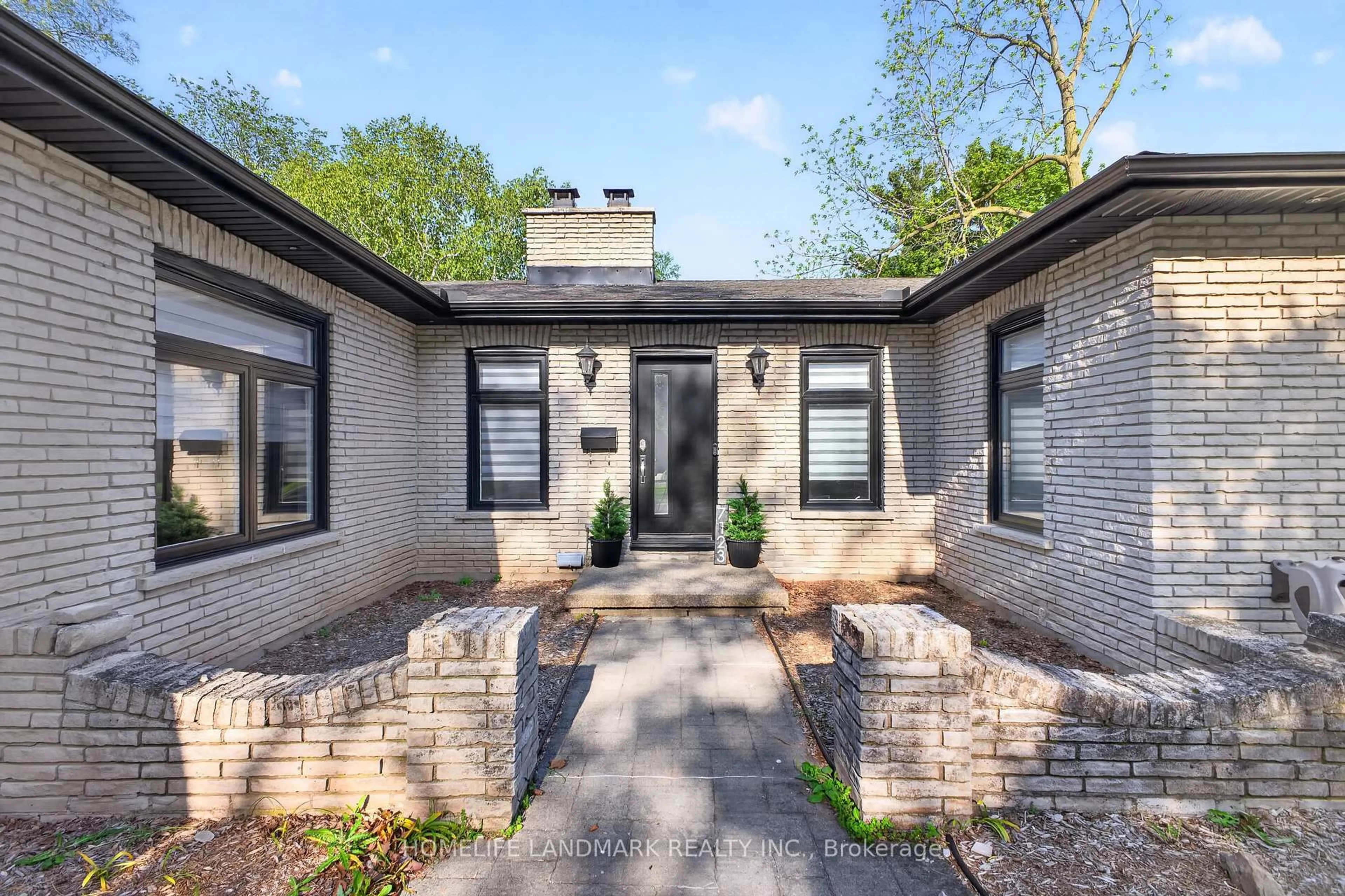 Home with brick exterior material, street for 7123 McMillan Dr, Niagara Falls Ontario L2G 2N1