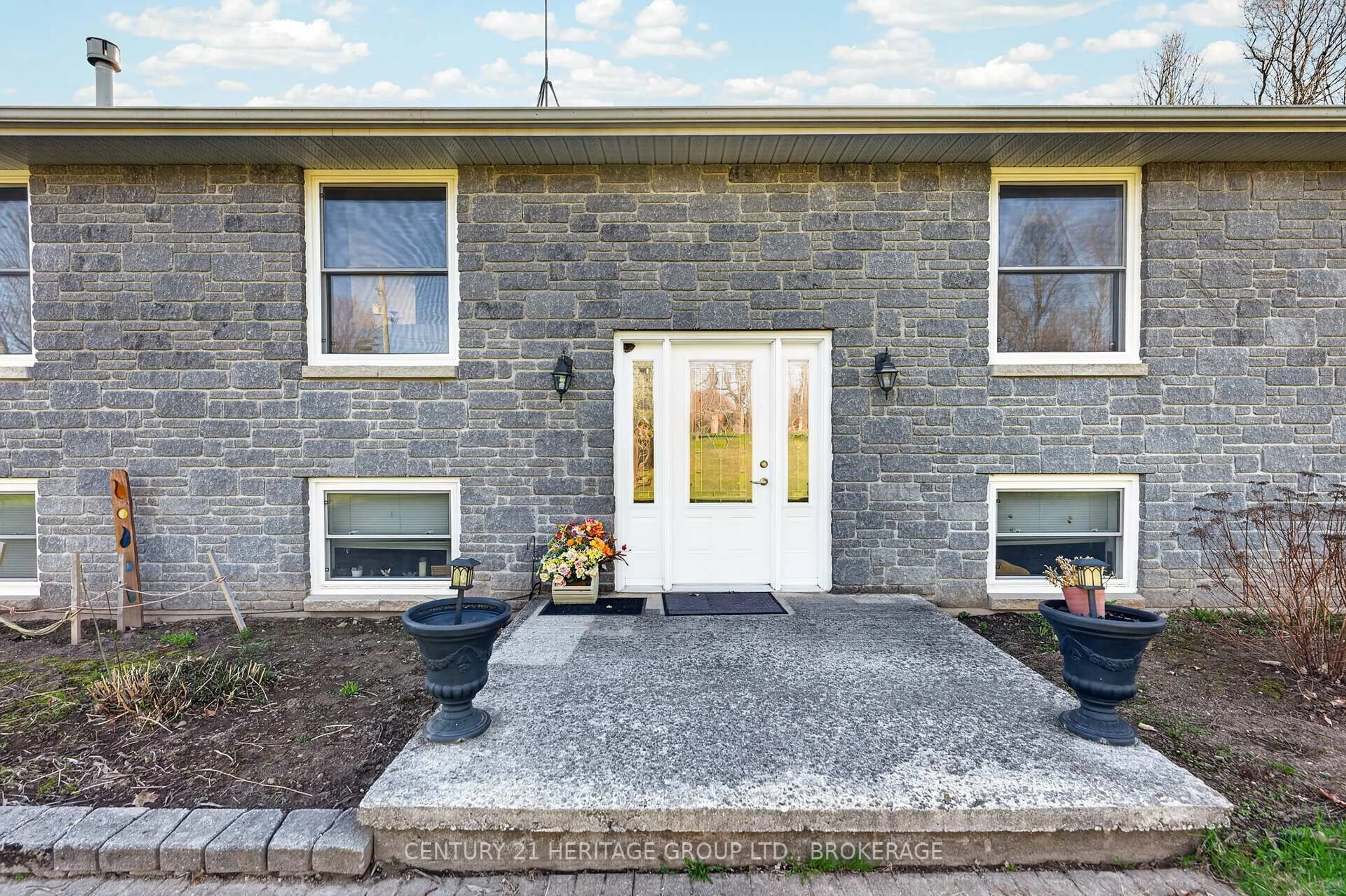 Home with brick exterior material, street for 191 Emerson Rd, Belleville Ontario K0K 2Y0