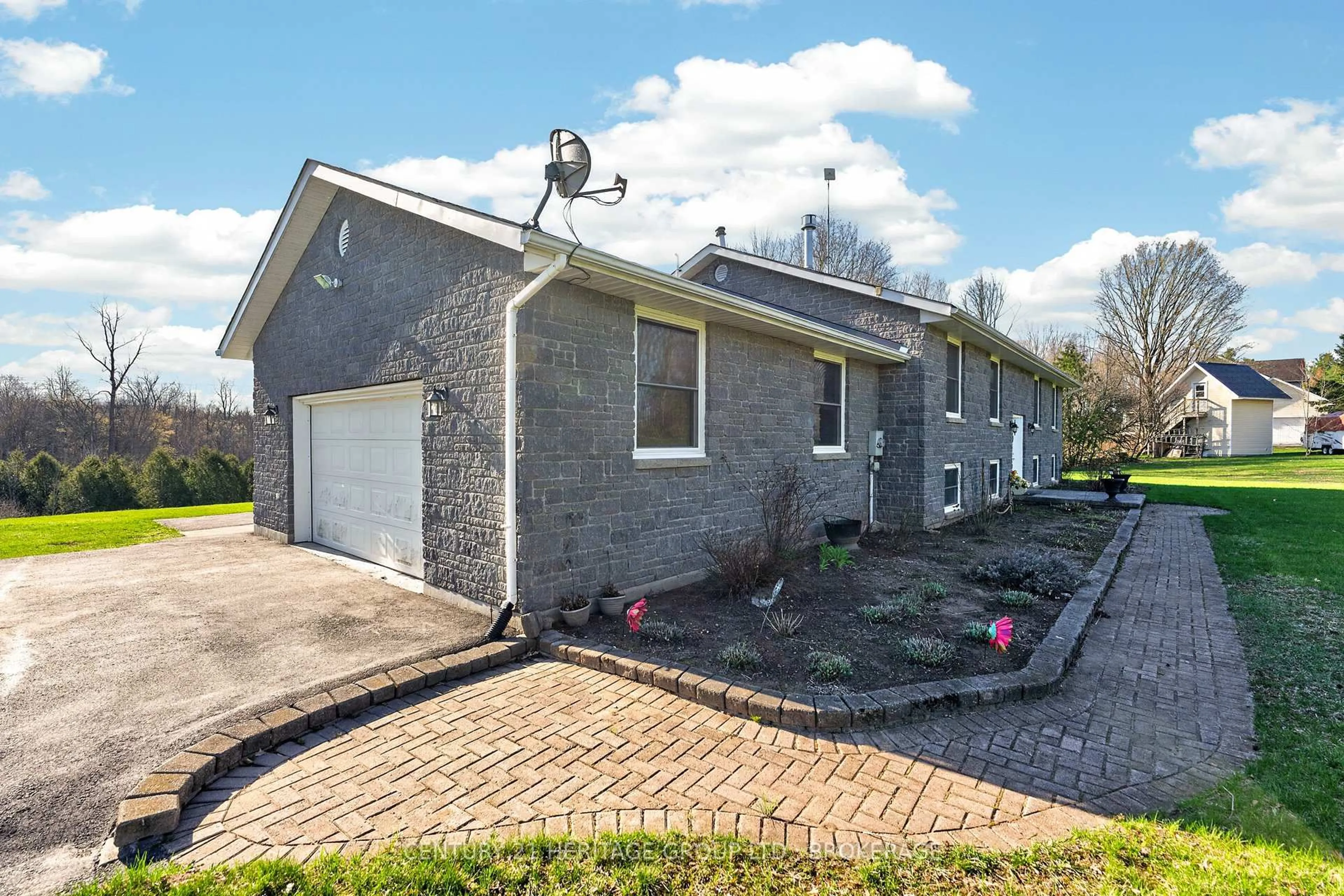 A pic from outside/outdoor area/front of a property/back of a property/a pic from drone, street for 191 Emerson Rd, Belleville Ontario K0K 2Y0