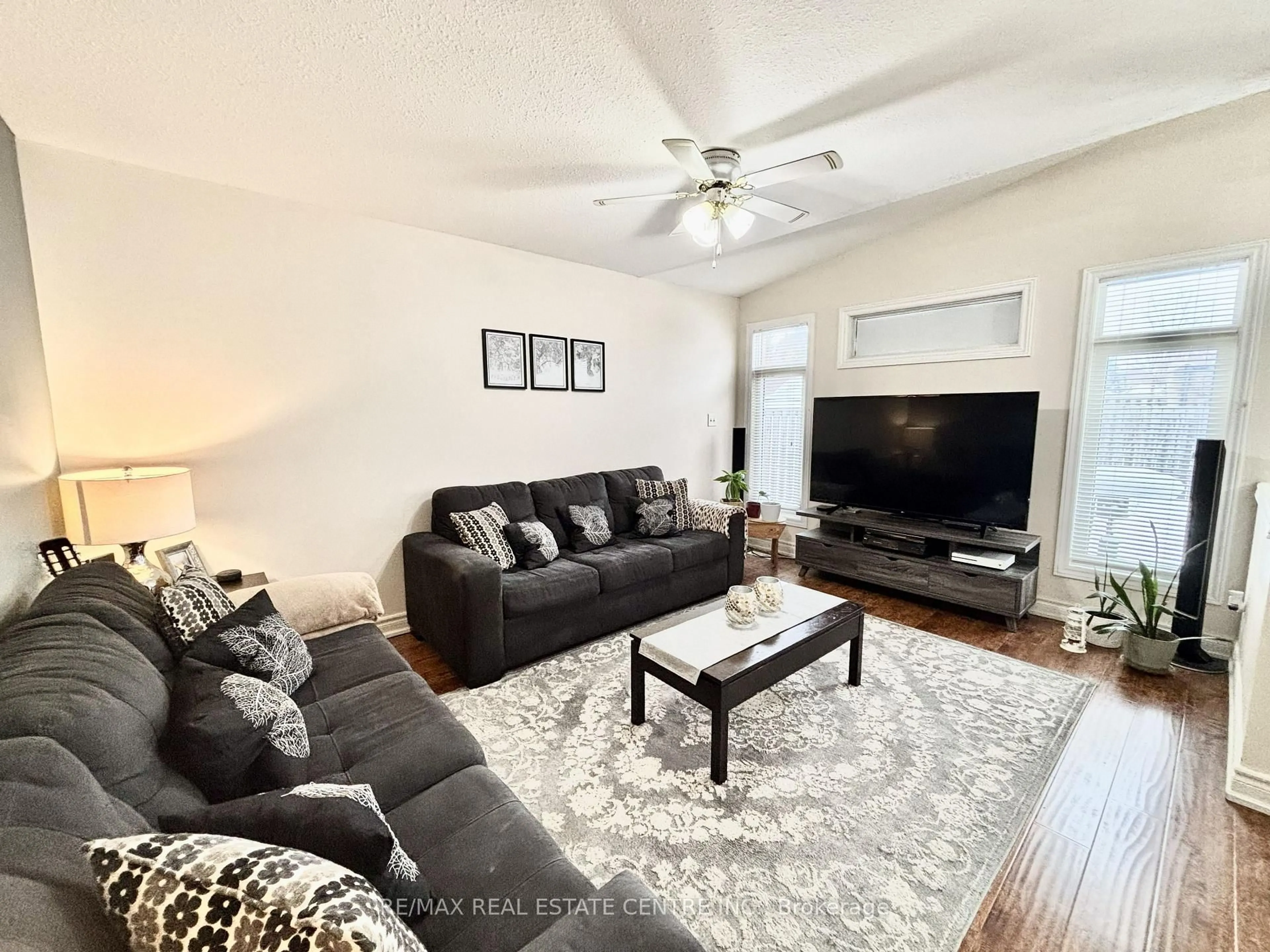 Living room with furniture, unknown for 1771 MICKLEBOROUGH Dr, London North Ontario N6G 5R4