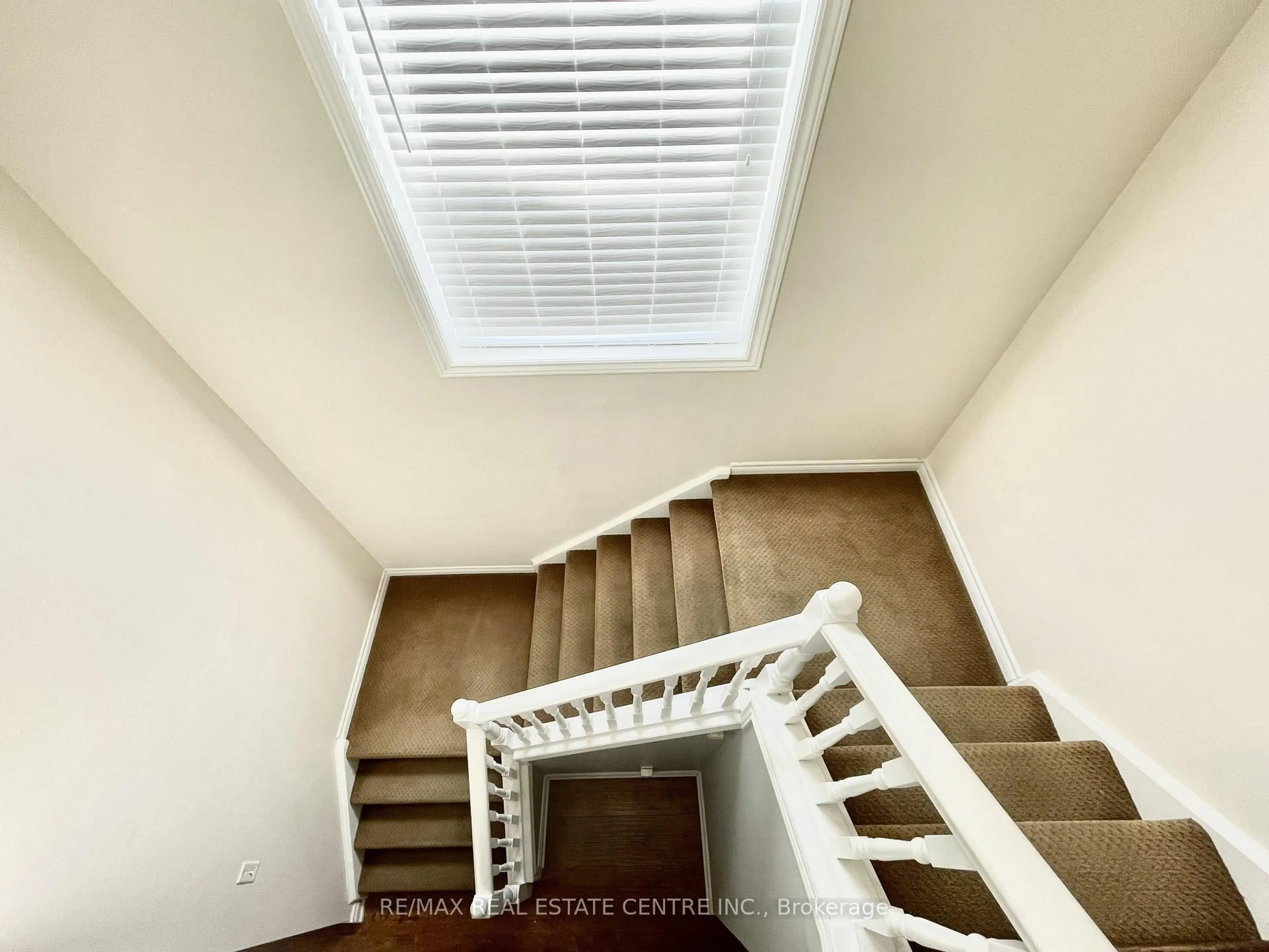 Stairs for 1771 MICKLEBOROUGH Dr, London North Ontario N6G 5R4
