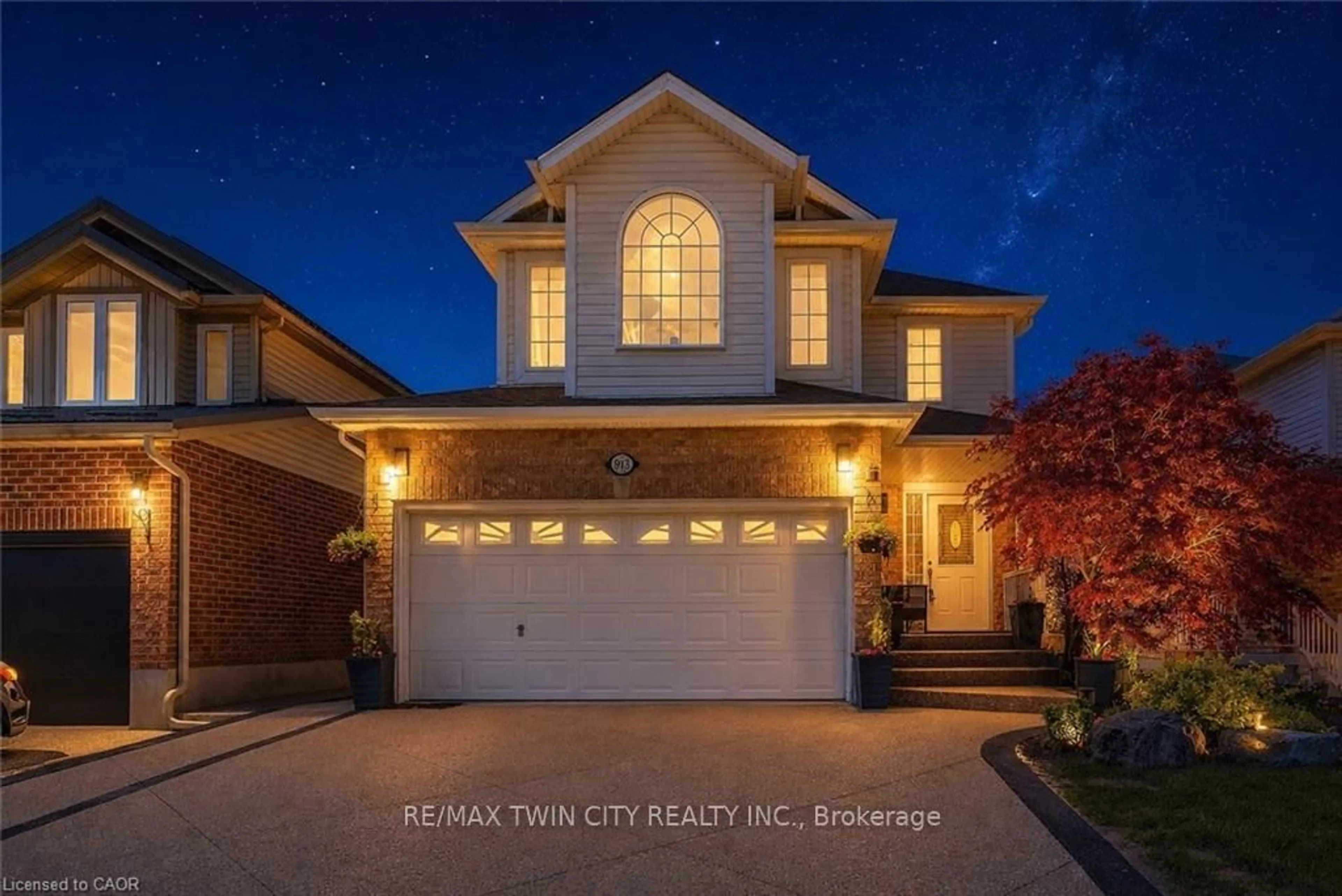 Home with brick exterior material, street for 913 COPPER LEAF Cres, Kitchener Ontario N2E 3W1