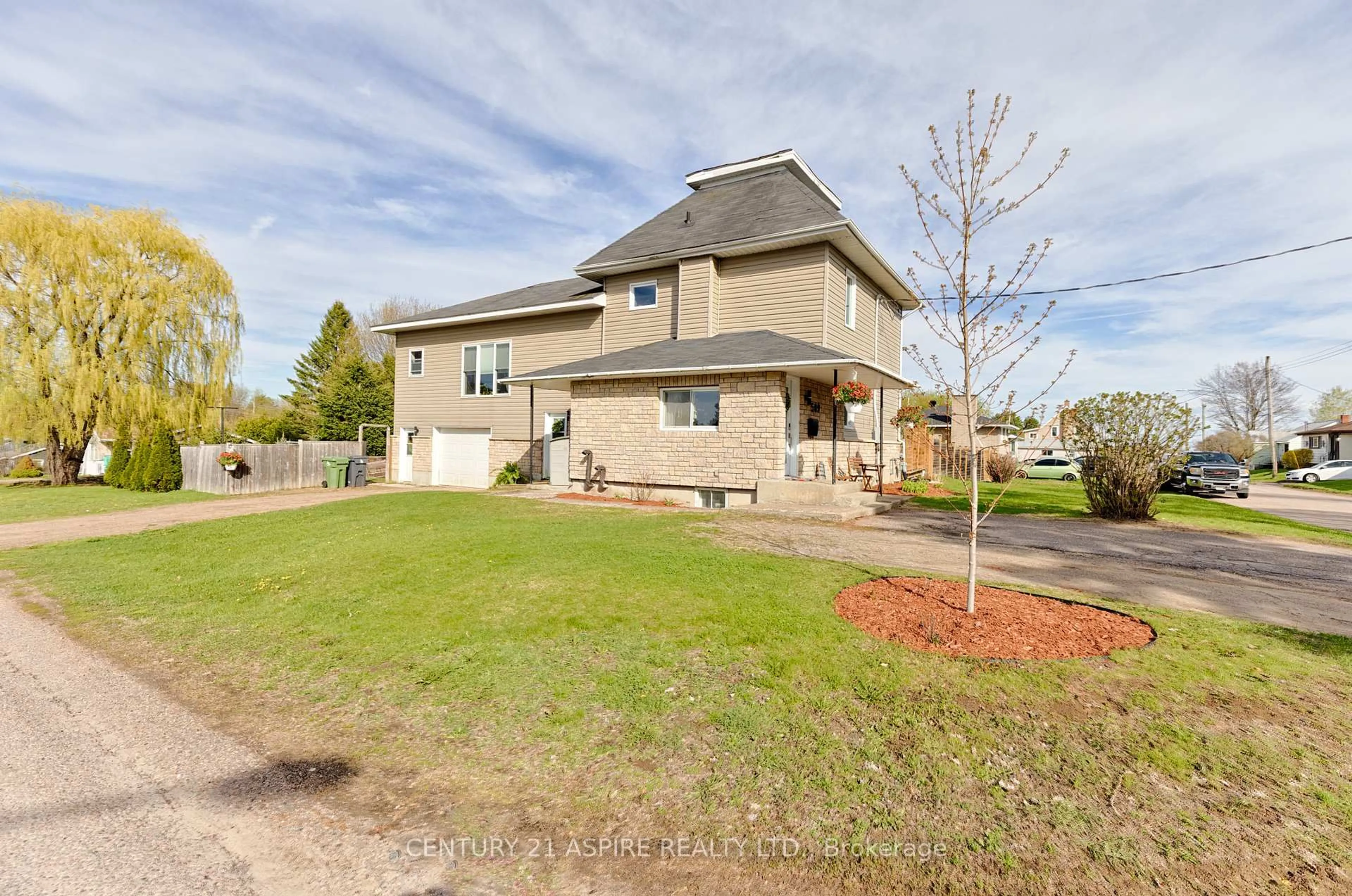 Unknown for 509 Roy St, Pembroke Ontario K8A 6R1