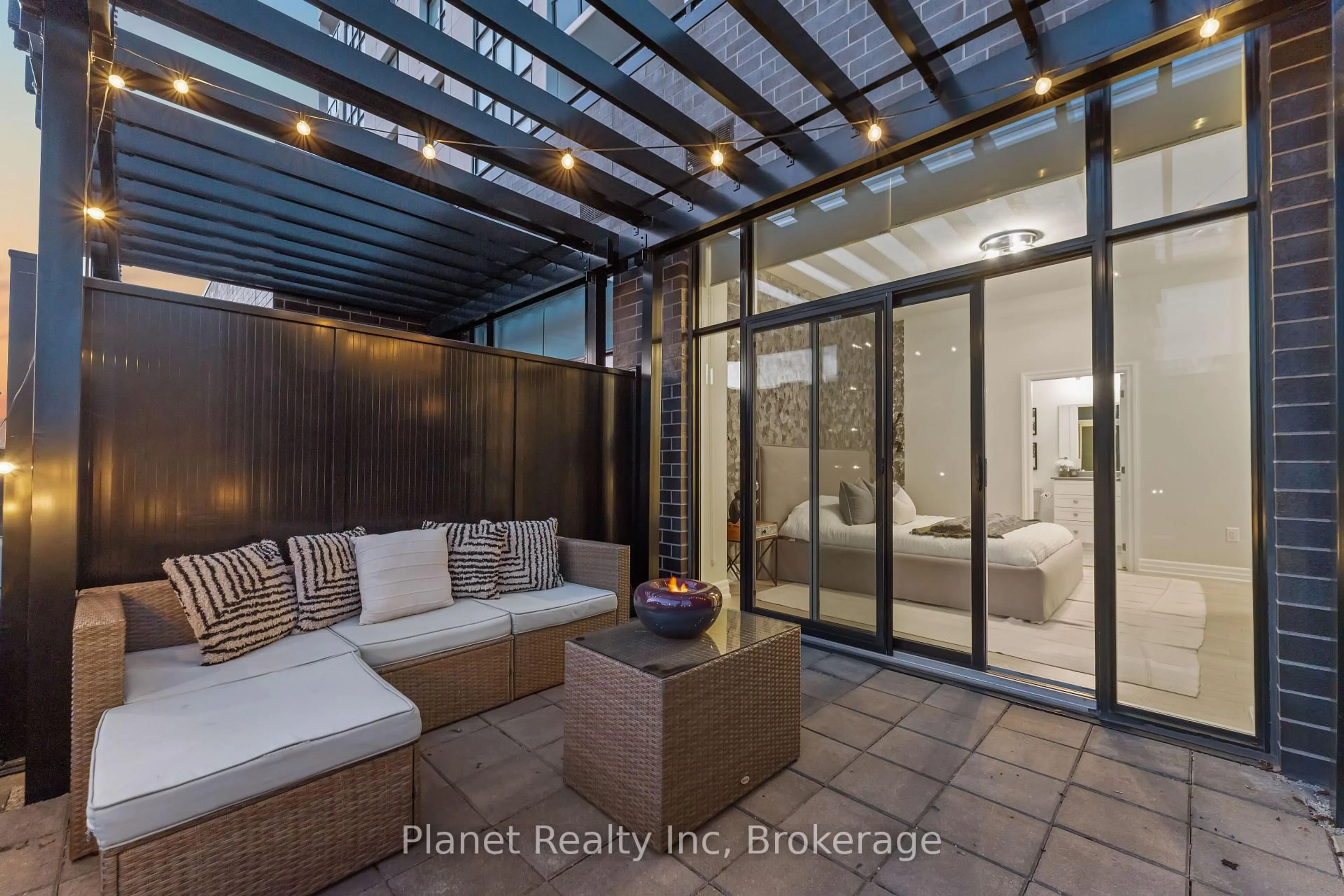 Patio, street for 1878 Gordon St #103, Guelph Ontario N1L 0P4