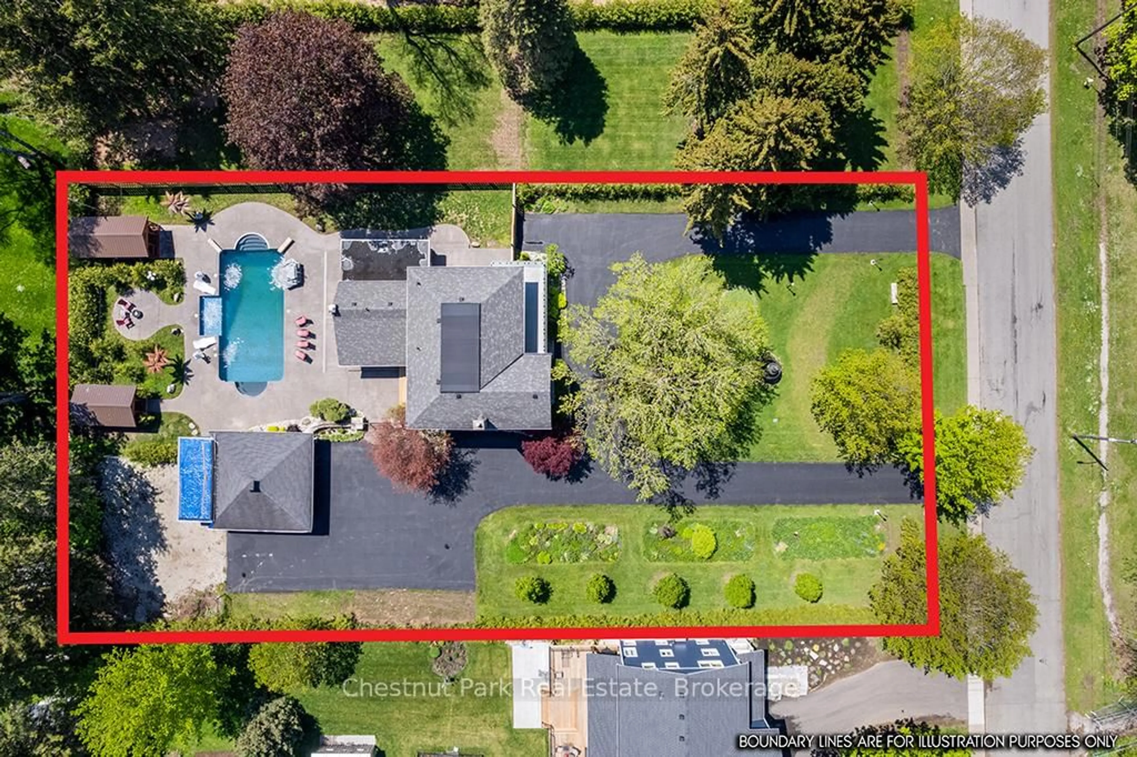 A pic from outside/outdoor area/front of a property/back of a property/a pic from drone, street for 1663 5th Ave, Owen Sound Ontario N4K 2S3