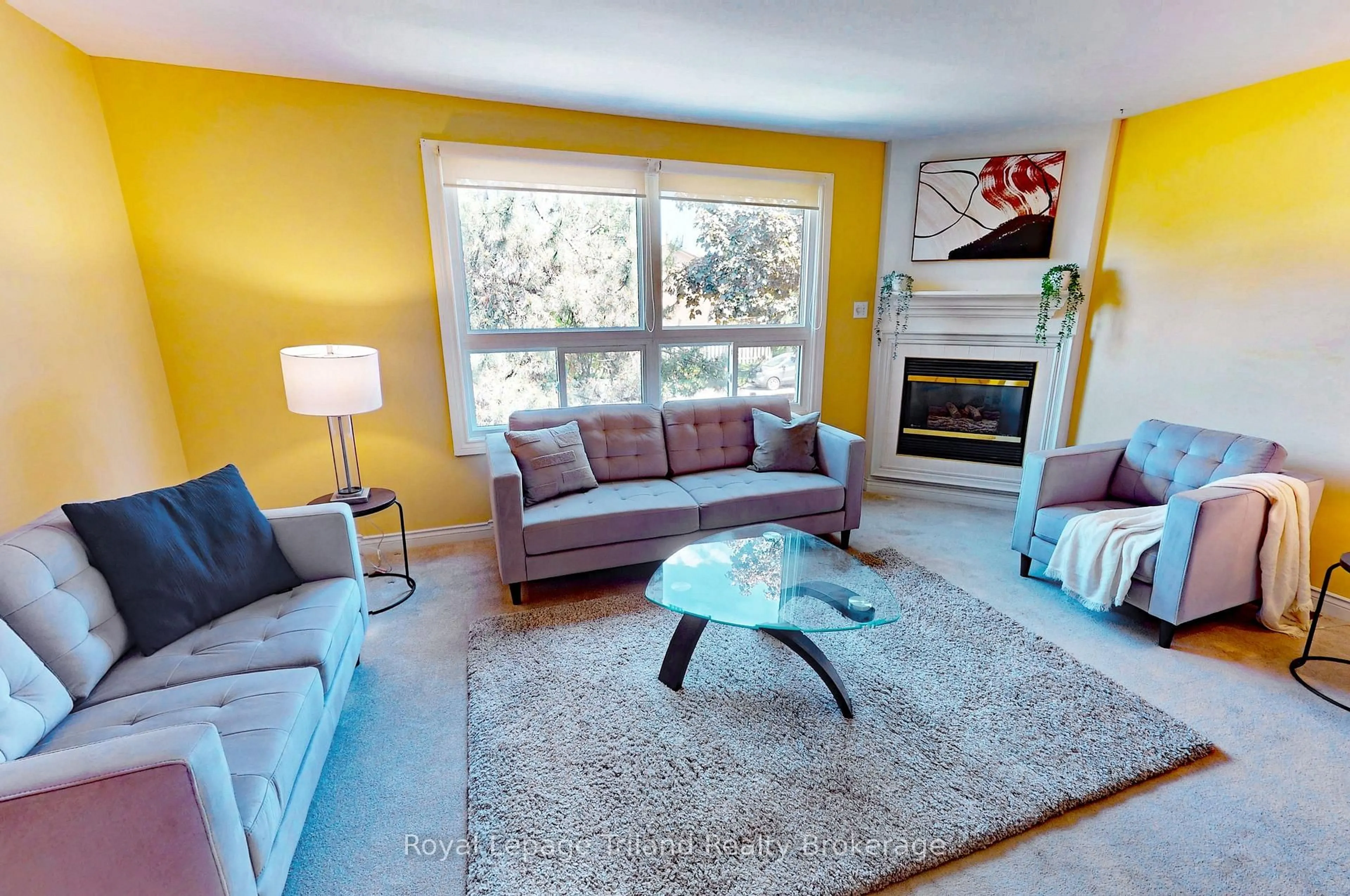 Living room with furniture, unknown for 46 Conestoga Rd #34, Woodstock Ontario N4T 1S4