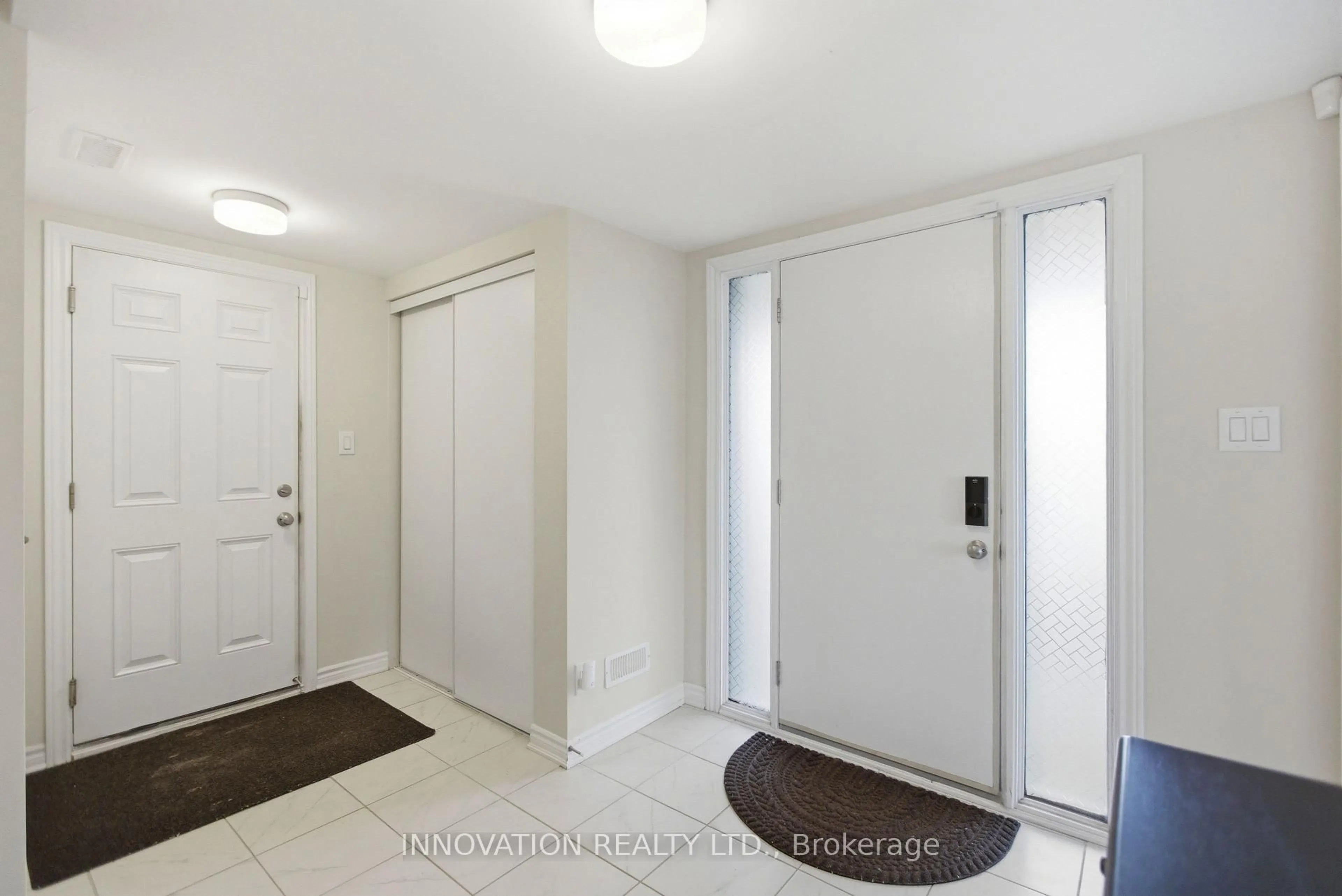 Indoor entryway for 120 Kyanite Lane, Ottawa Ontario K2J 7B5