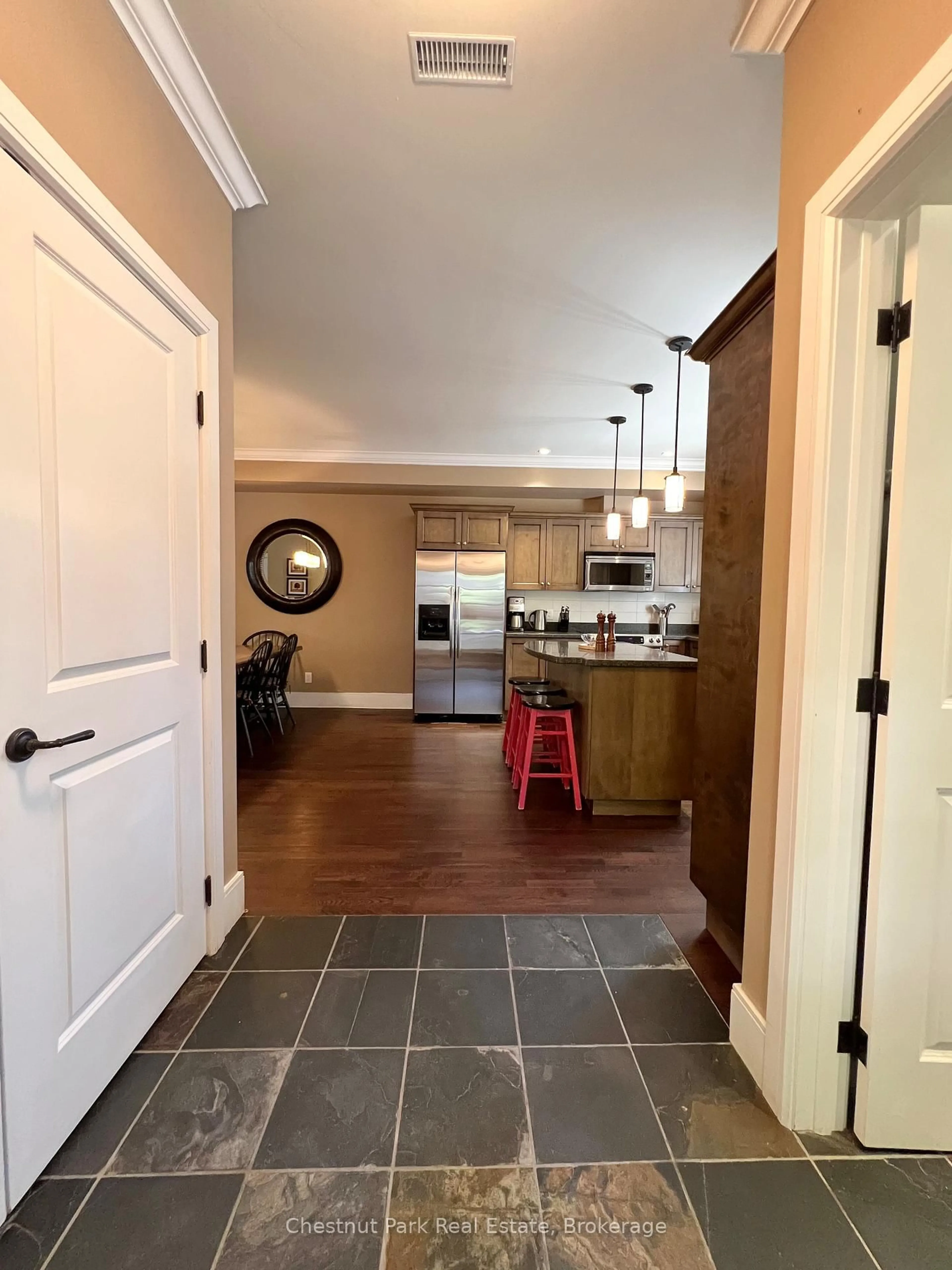 Indoor entryway for 301 Emerald Hills Crt #Unit 11, Seguin Ontario P0C 1H0