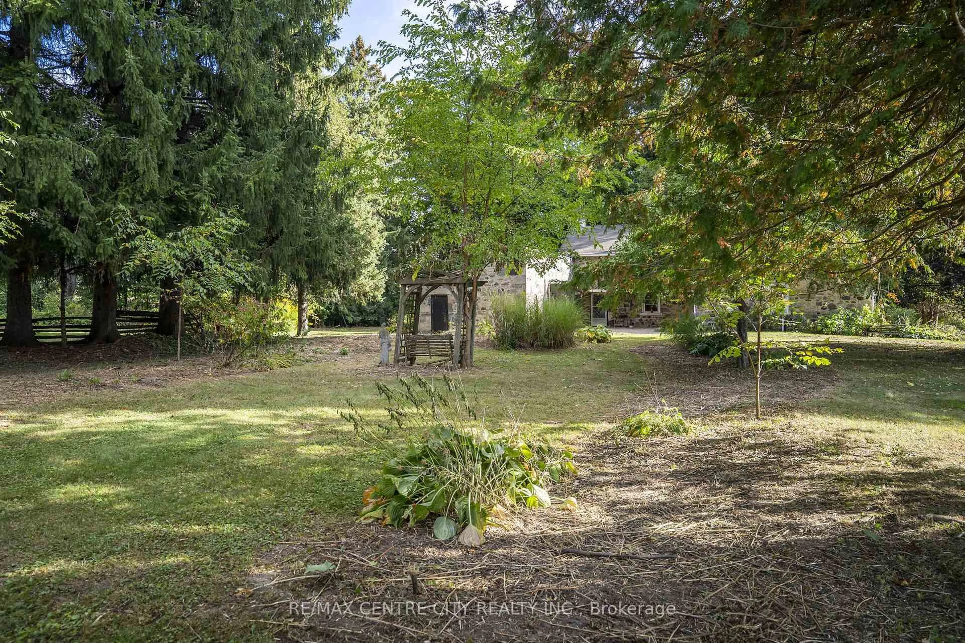 Patio, forest/trees view for 5512 Township Rd 3, Guelph/Eramosa Ontario N0B 2M0