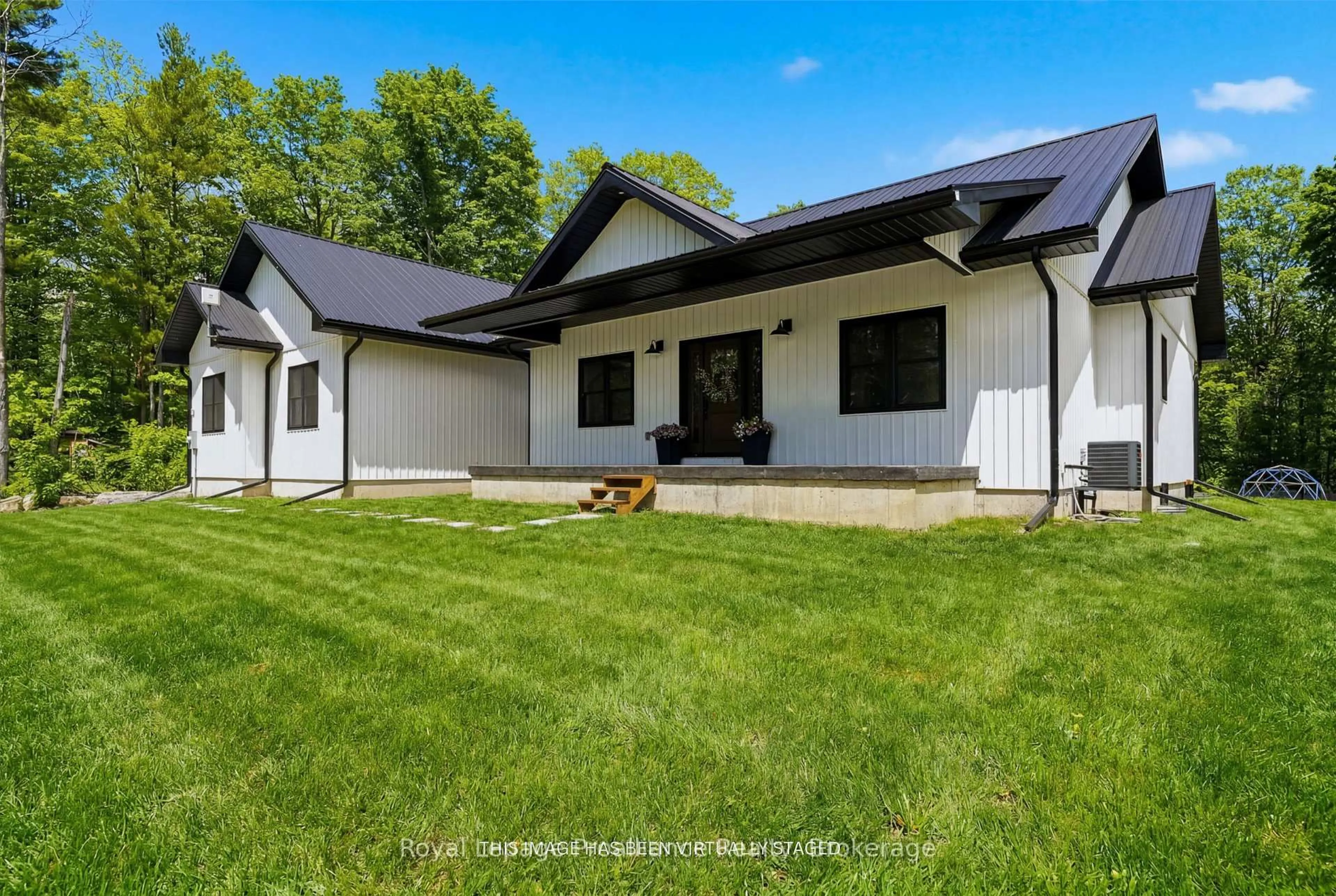 Home with vinyl exterior material, unknown for 293 Douglas Rd, Madoc Ontario K0K 2K0