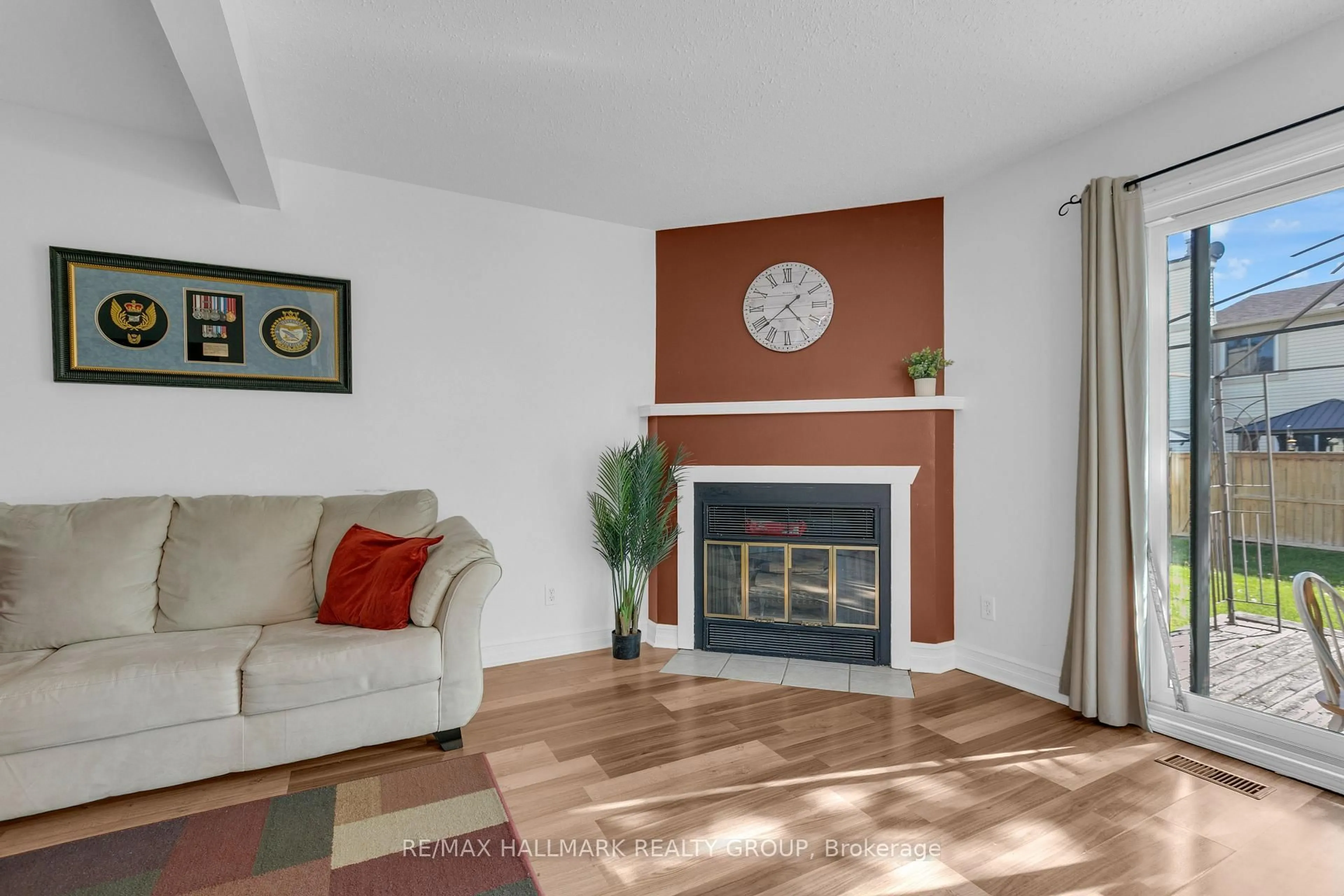 Living room with furniture, unknown for 521 Canotia Pl #42, Orleans Ontario K4A 2J2