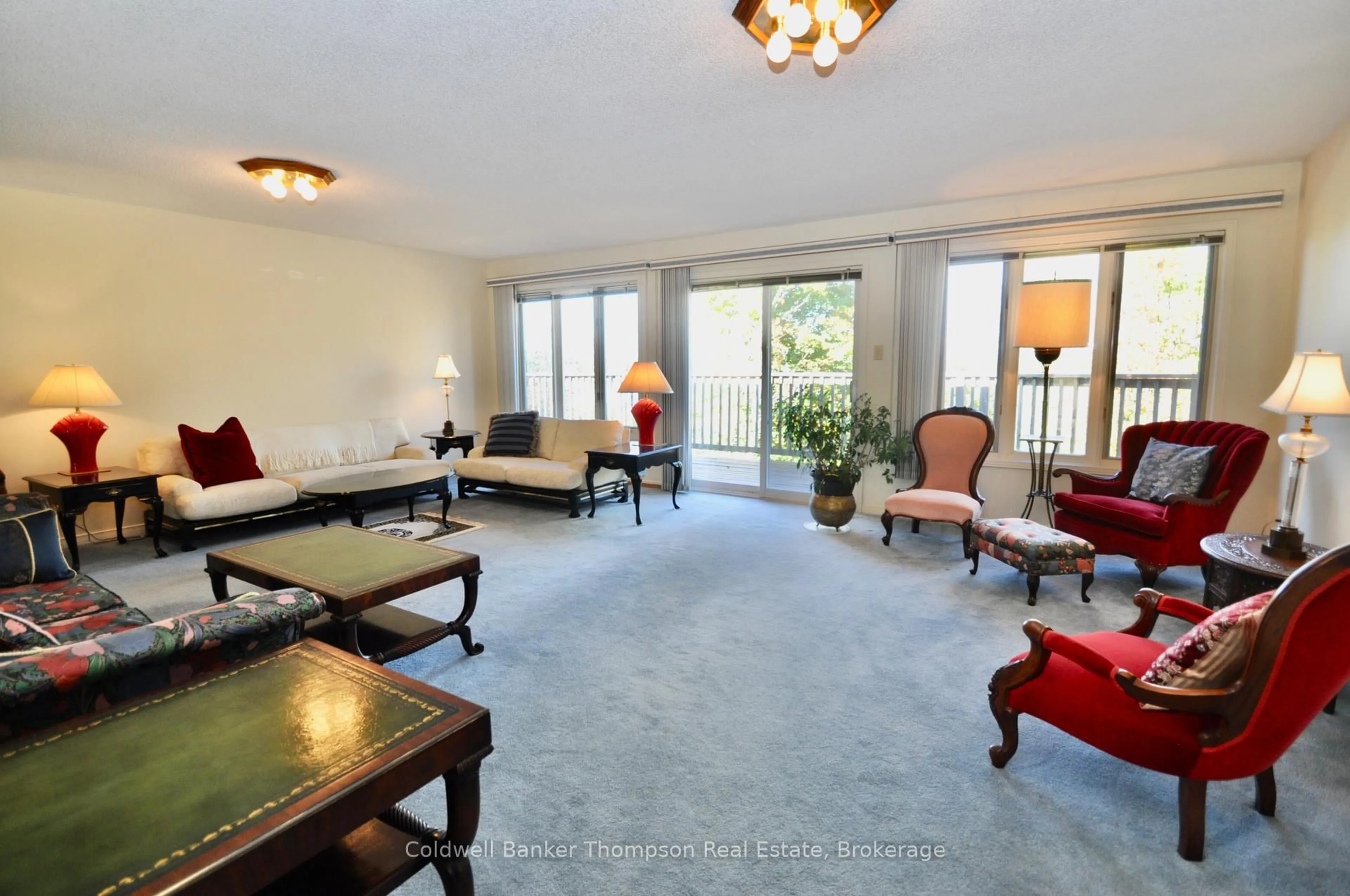 Living room with furniture, unknown for 625 Bayshore Blvd, Huntsville Ontario P1H 1Z1