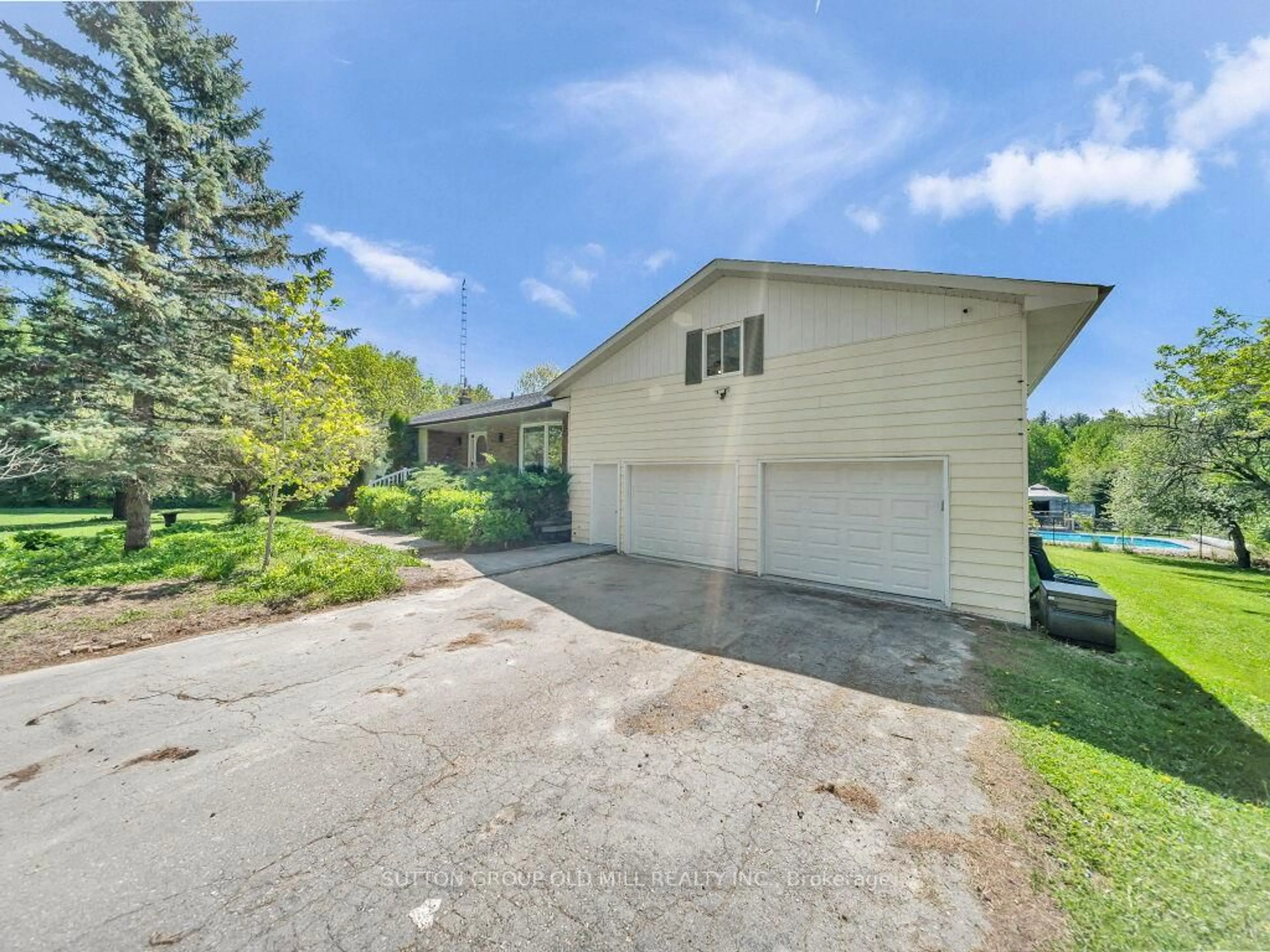 A pic from outside/outdoor area/front of a property/back of a property/a pic from drone, water/lake/river/ocean view for 8663 30th Sdrd, Centre Wellington Ontario N0B 1J0