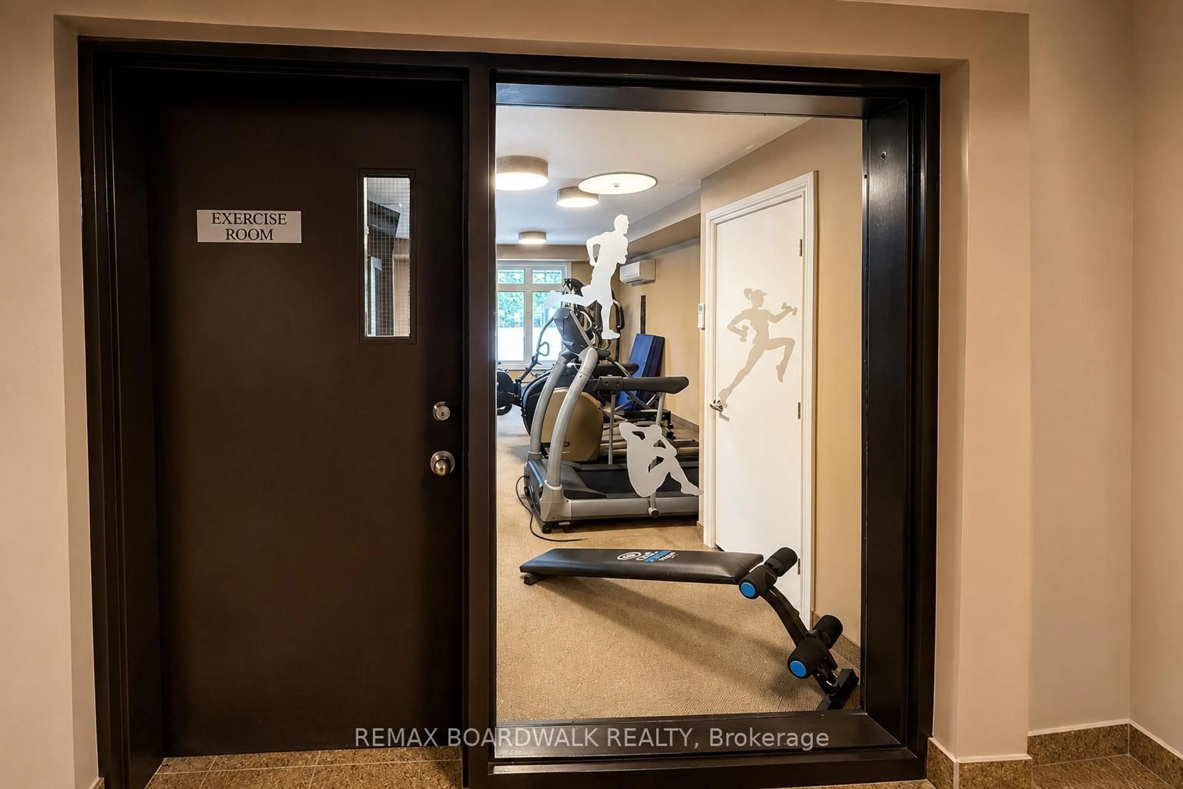 Gym or fitness room for 323 winona Ave #306, Ottawa Ontario K1Z 5H3
