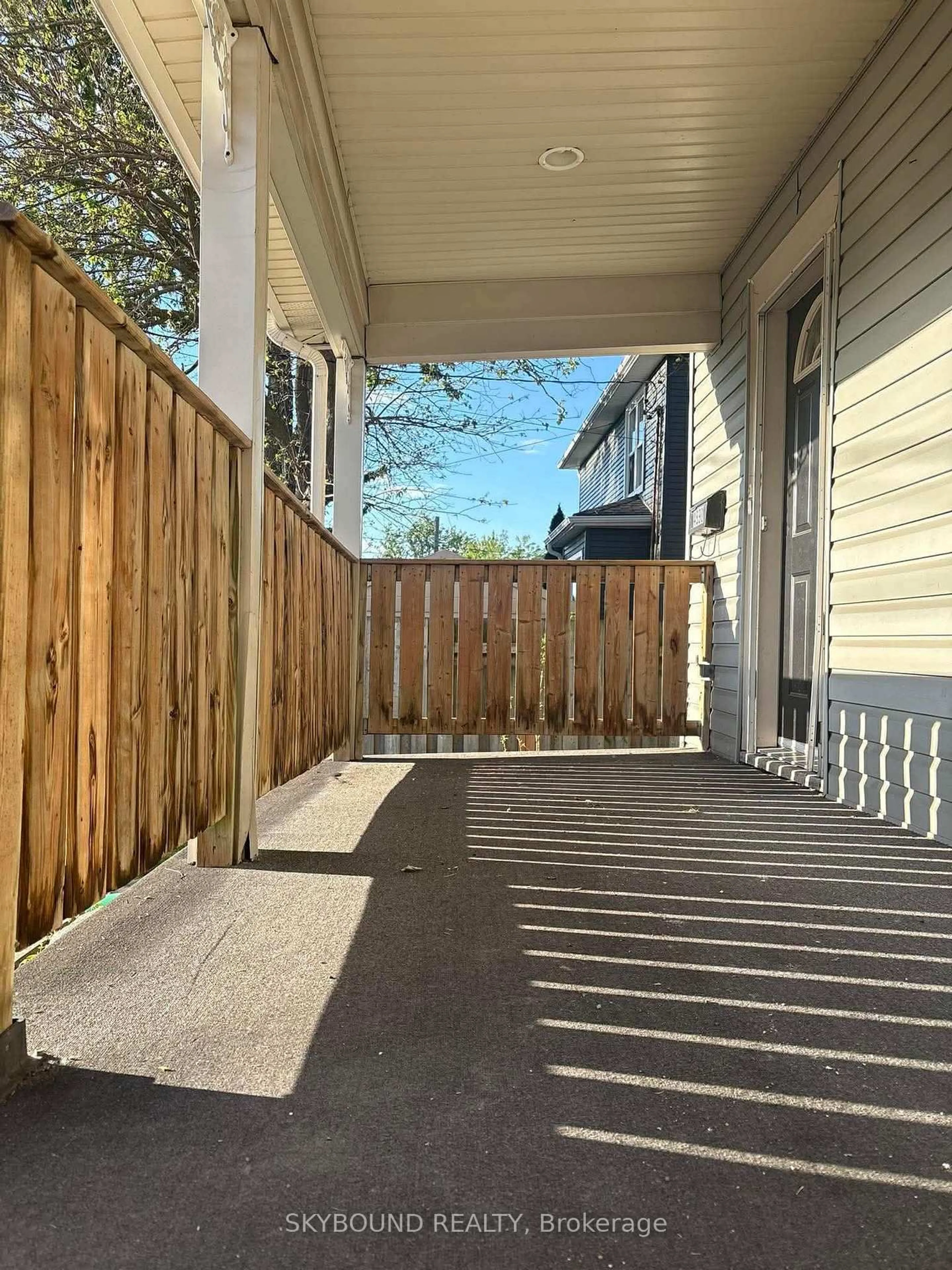 Patio, street for 4890 Saint Clair Ave, Niagara Falls Ontario L2E 3T6