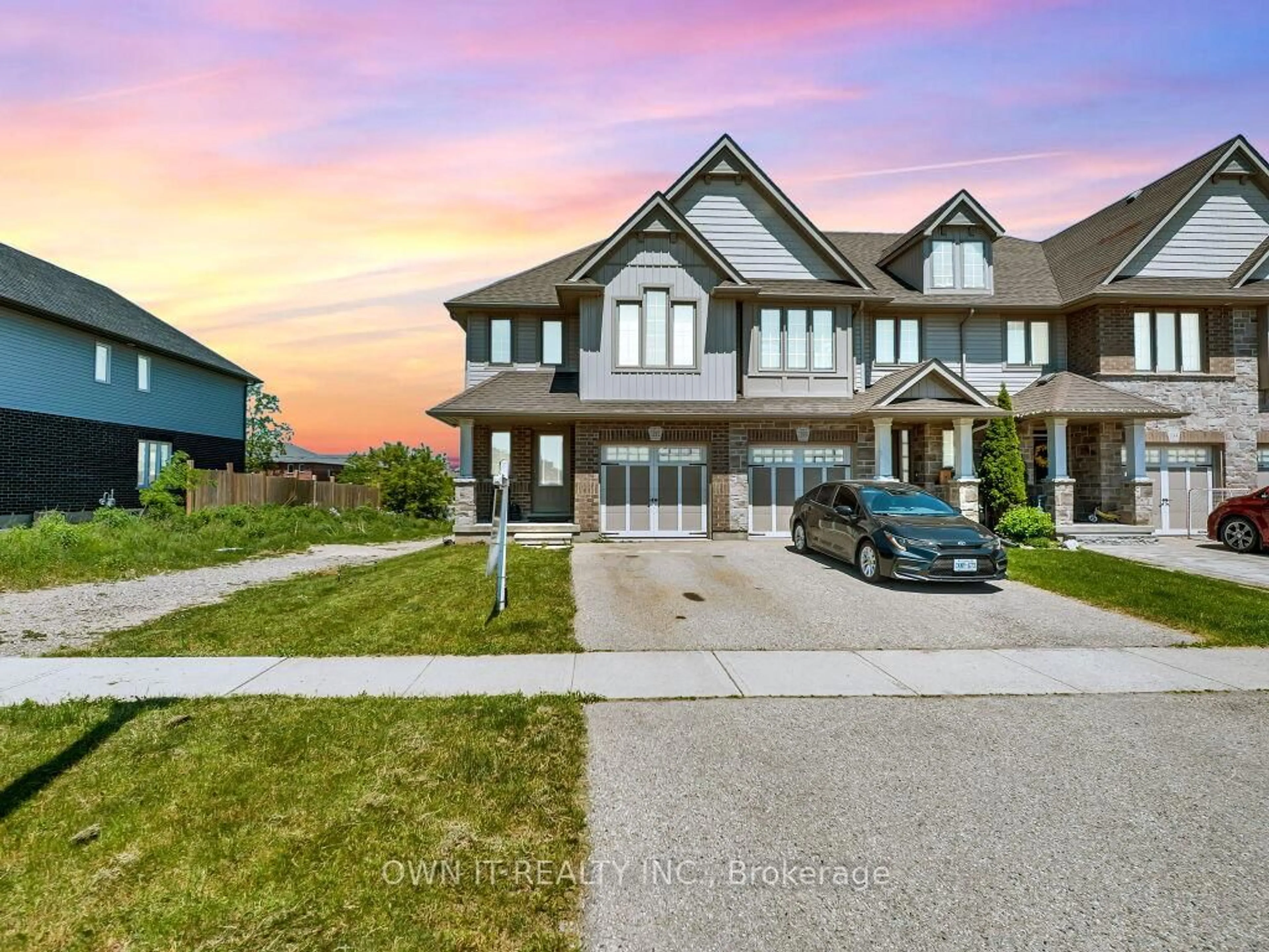 A pic from outside/outdoor area/front of a property/back of a property/a pic from drone, street for 1192 Caen Ave, Woodstock Ontario N4T 0G3