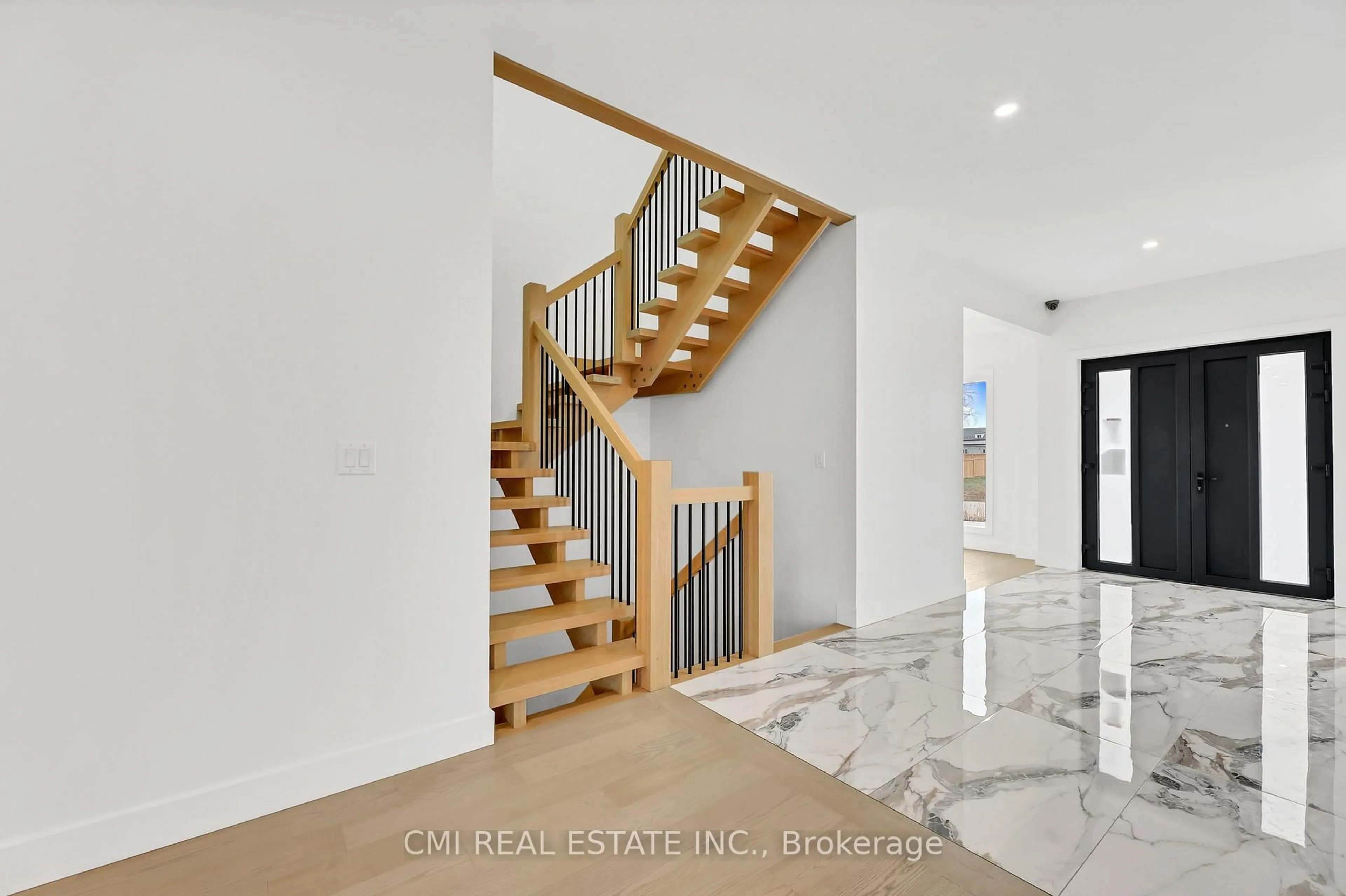 Stairs for 1 James St, Strathroy-Caradoc Ontario N0L 1T0
