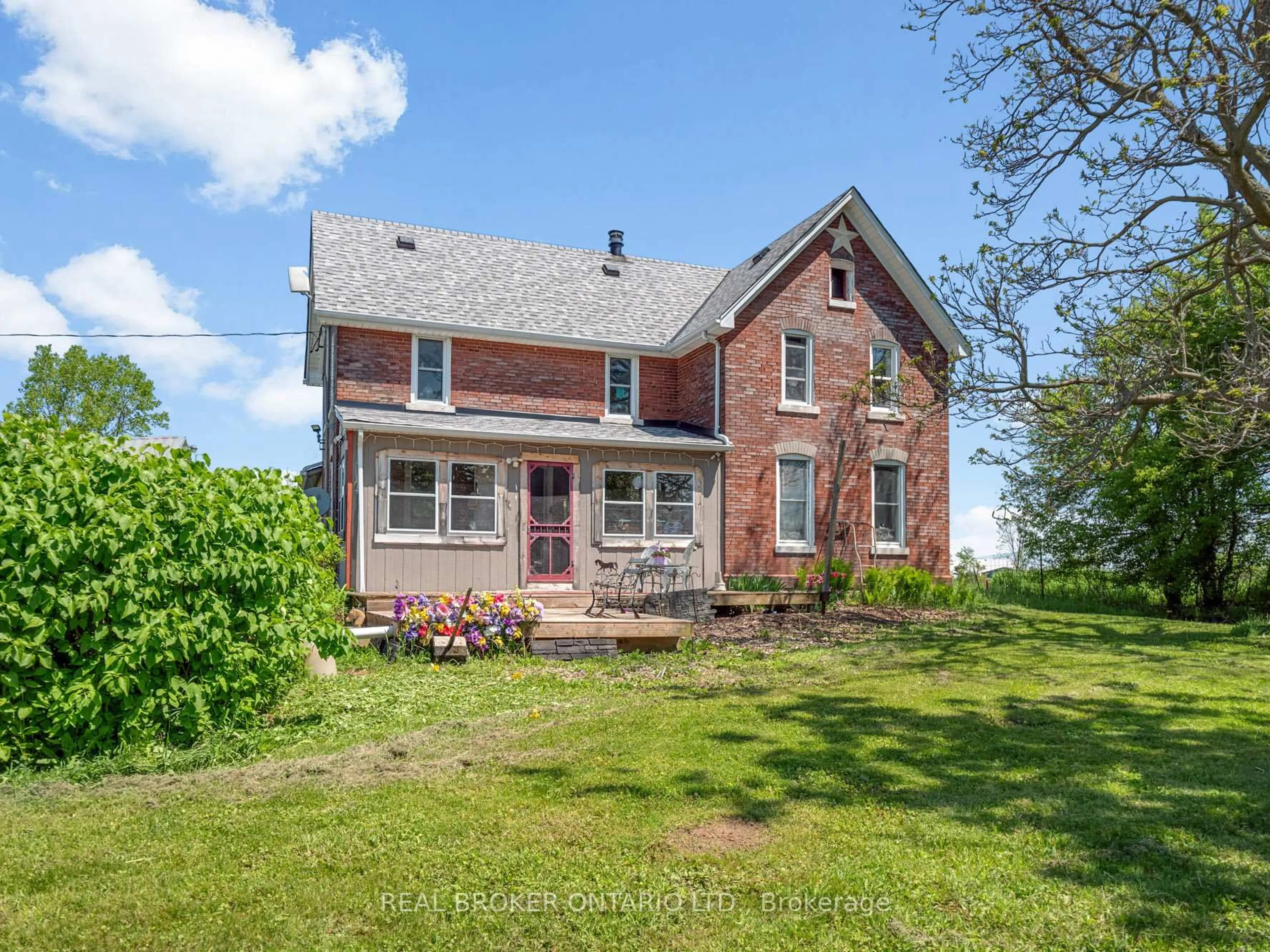 Home with brick exterior material, unknown for 4750 SHERKSTON Rd, Port Colborne Ontario L0S 1R0