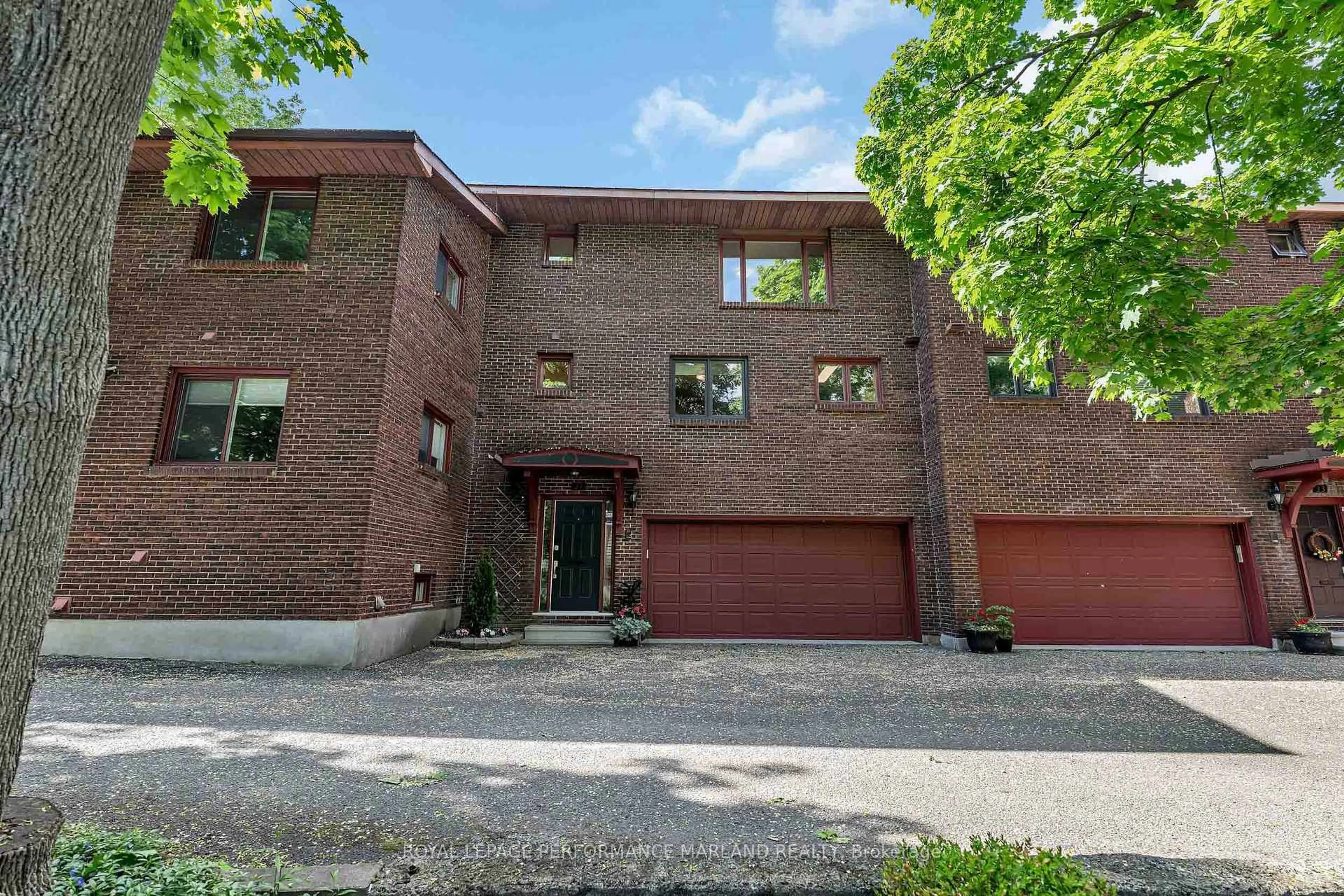 Home with brick exterior material, street for 31 Aylen Ave, Ottawa Ontario K2A 3P6