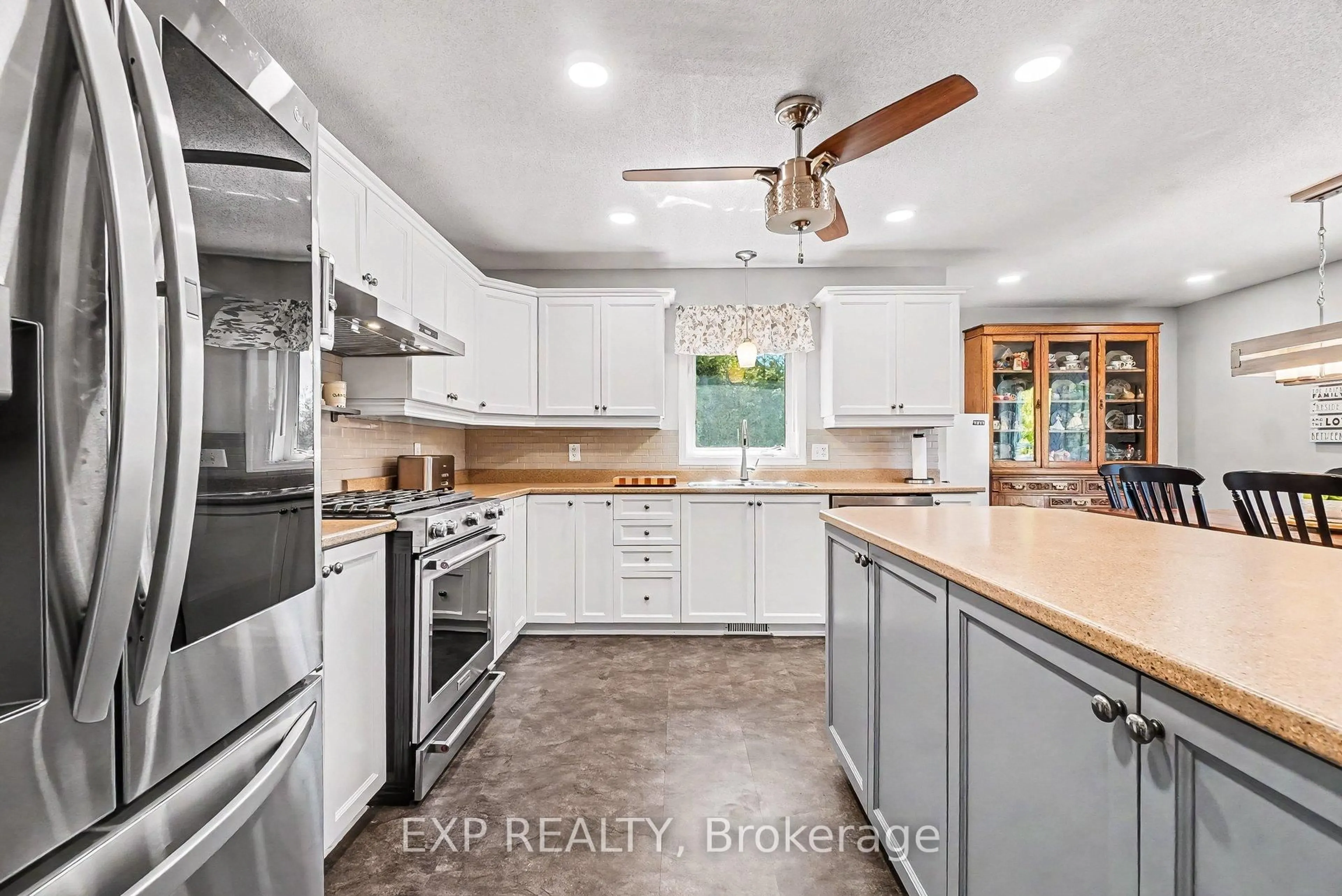 Open concept kitchen, ceramic/tile floor for 217 Jasper Cres, Clarence-Rockland Ontario K4K 0A3