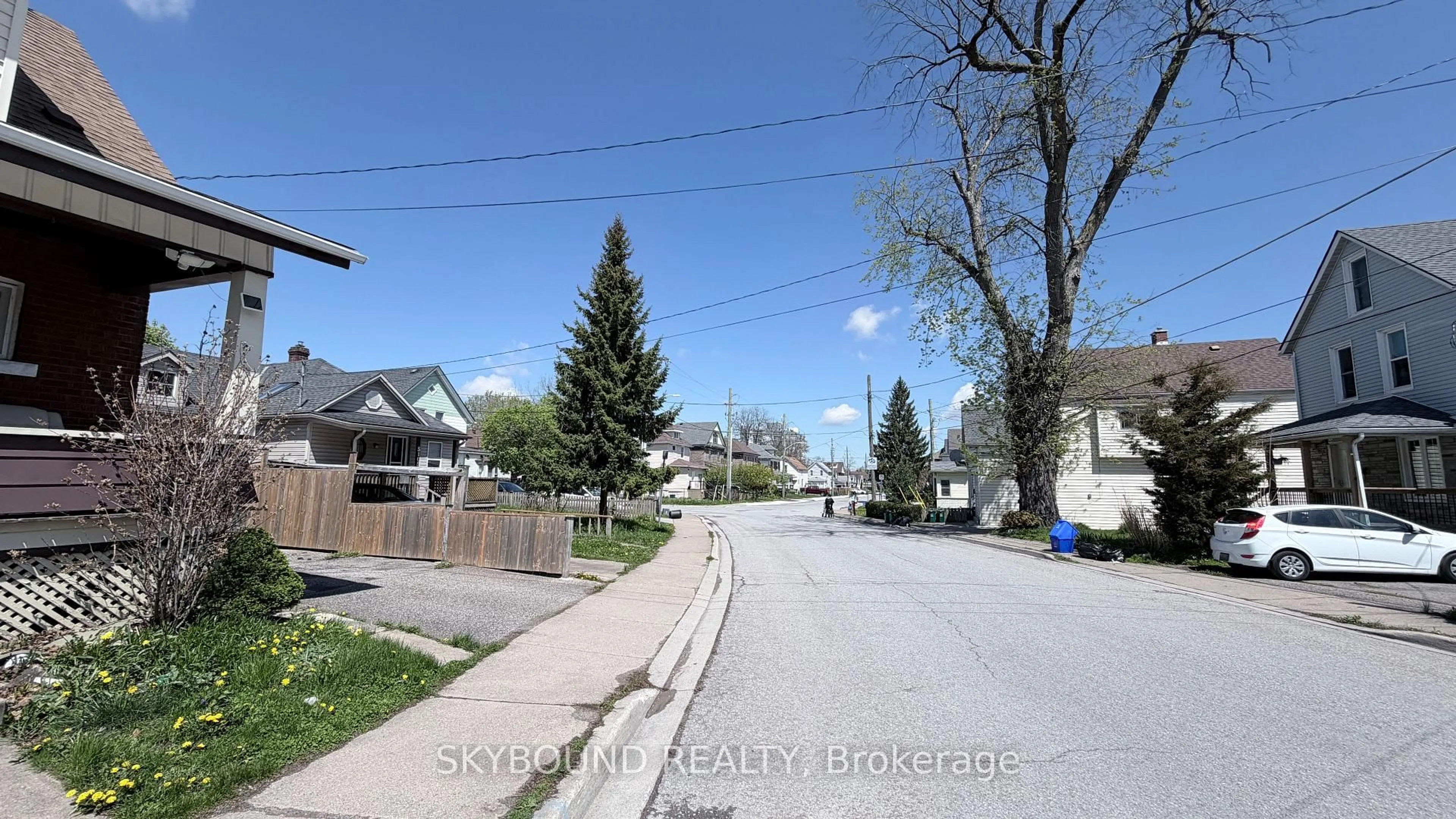 Blurry image for 5113 St Lawrence Ave, Niagara Falls Ontario L2E 3Y9