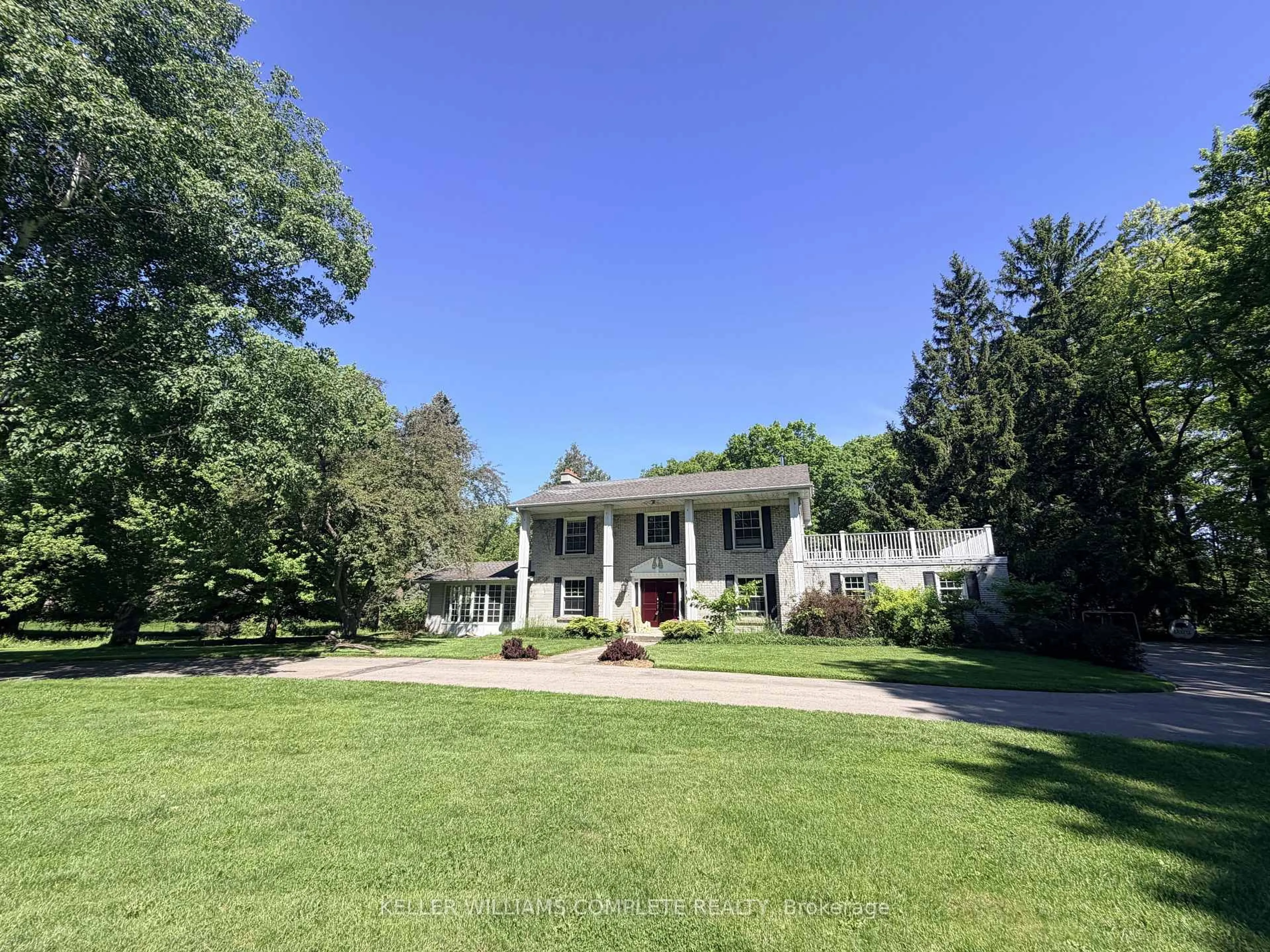 A pic from outside/outdoor area/front of a property/back of a property/a pic from drone, unknown for 345 Jerseyville Rd, Hamilton Ontario L9G 5C3