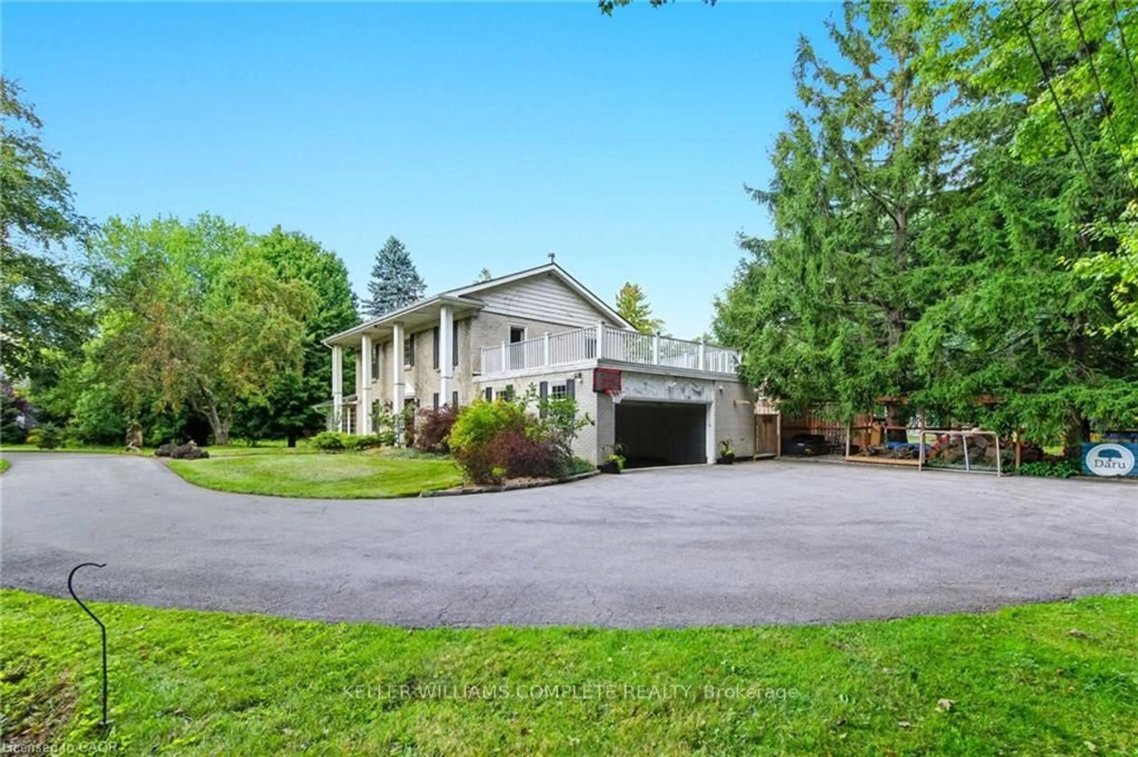 A pic from outside/outdoor area/front of a property/back of a property/a pic from drone, unknown for 345 Jerseyville Rd, Hamilton Ontario L9G 5C3