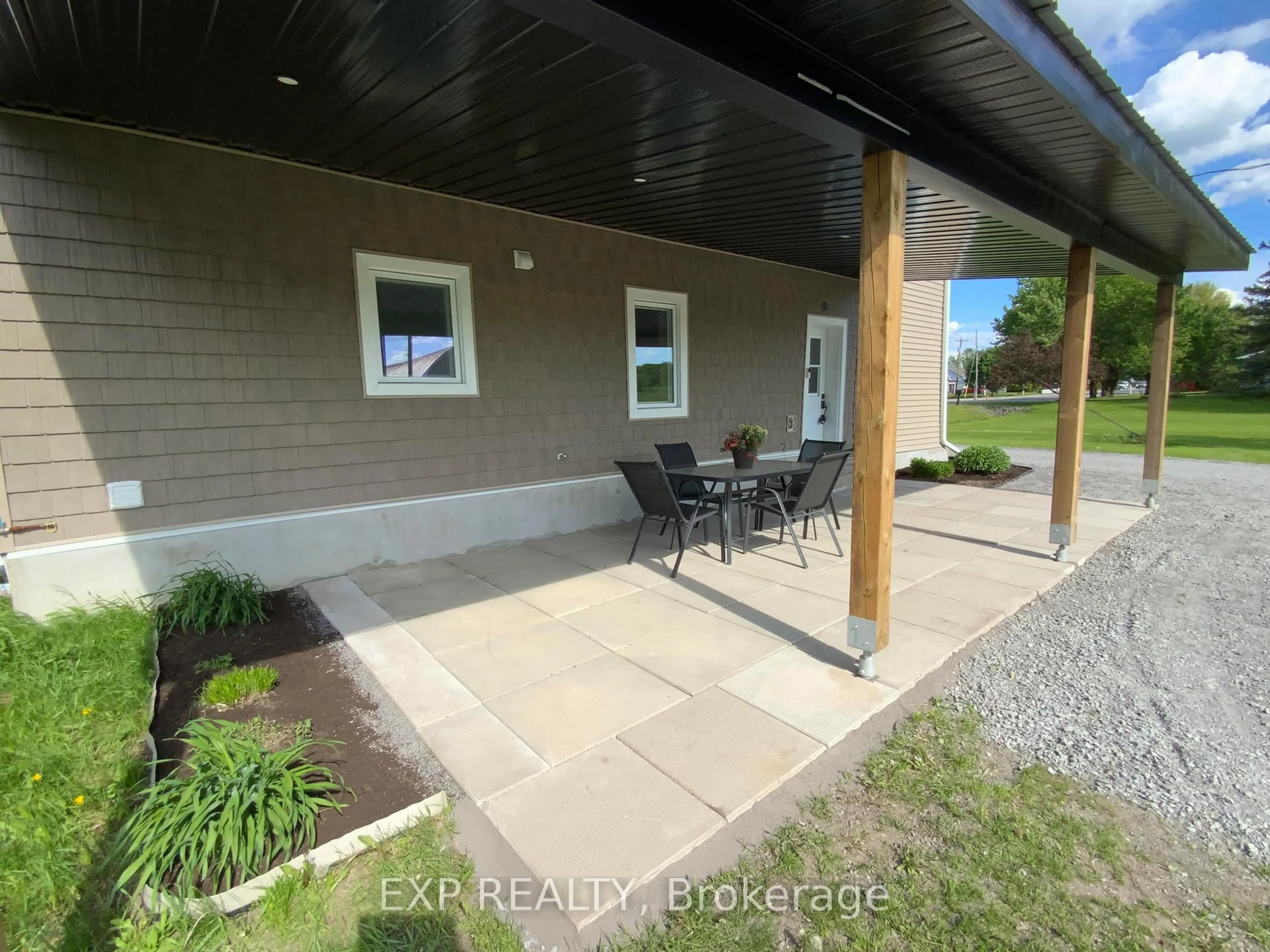 Patio, building for 1526 Landry St, Clarence-Rockland Ontario K0A 1N0