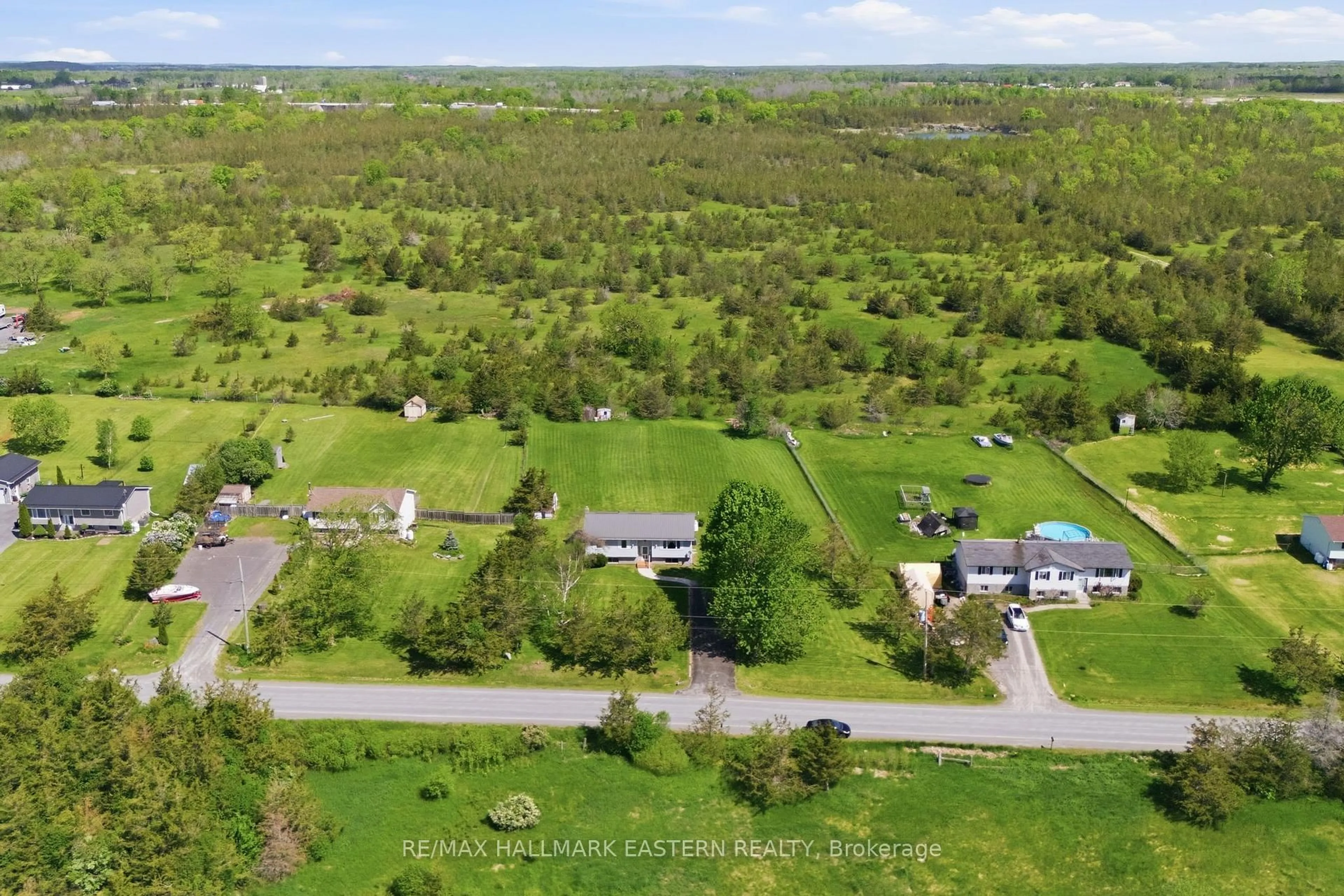 A pic from outside/outdoor area/front of a property/back of a property/a pic from drone, unknown for 387 Hinchey Rd, Shannonville Ontario K0K 3A0