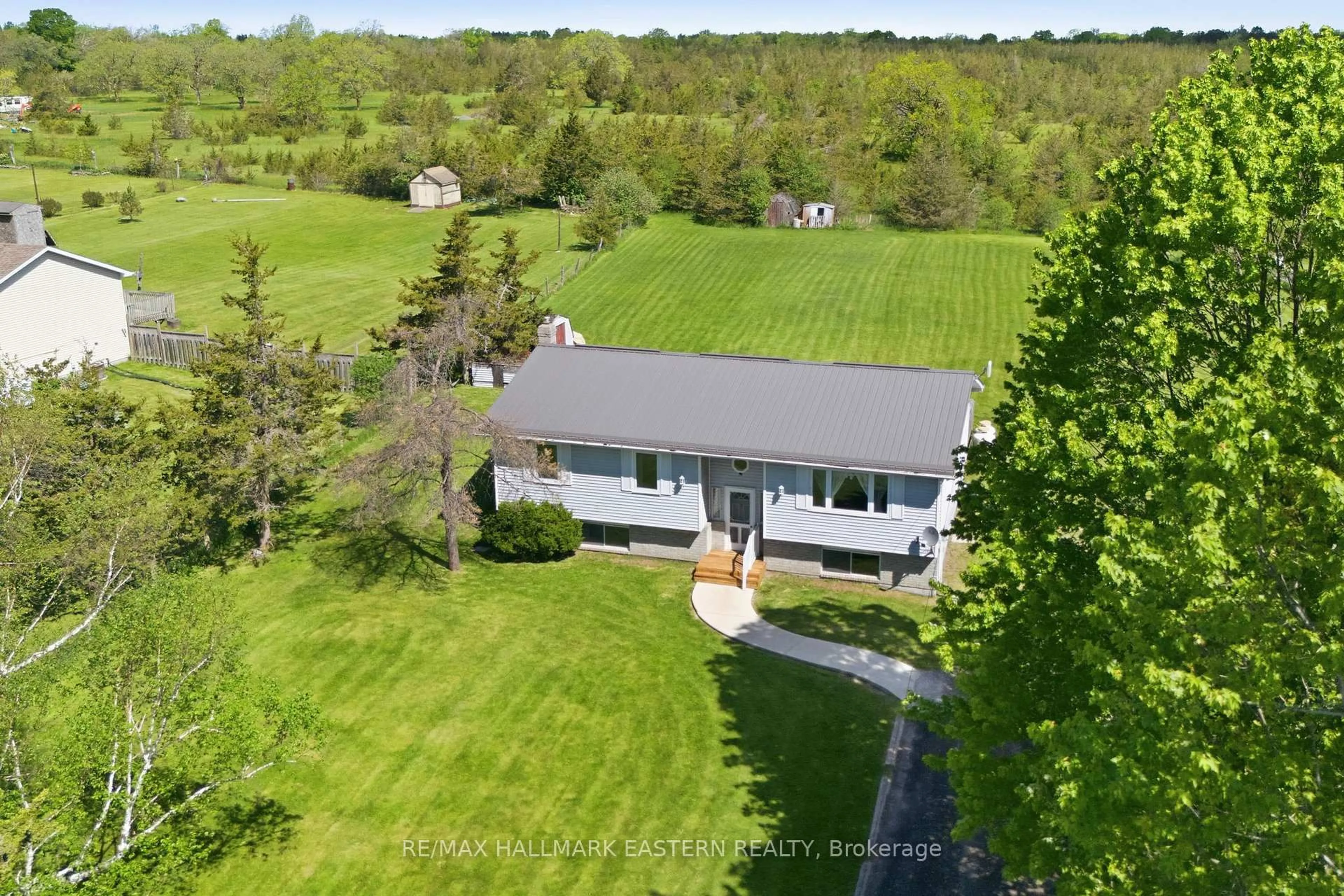A pic from outside/outdoor area/front of a property/back of a property/a pic from drone, unknown for 387 Hinchey Rd, Shannonville Ontario K0K 3A0