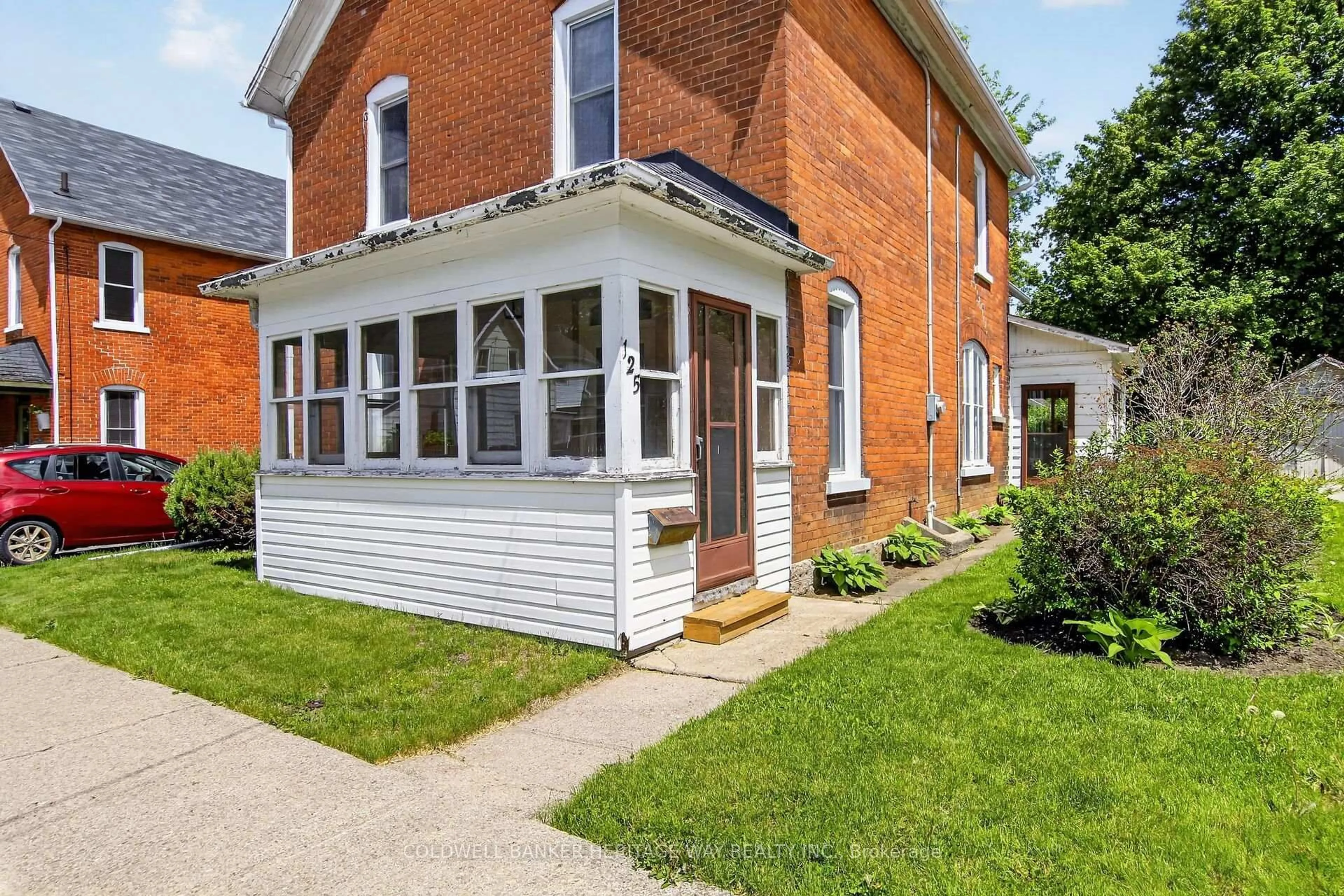 Home with brick exterior material, street for 125 Charles St, Carleton Place Ontario K7C 2Y4
