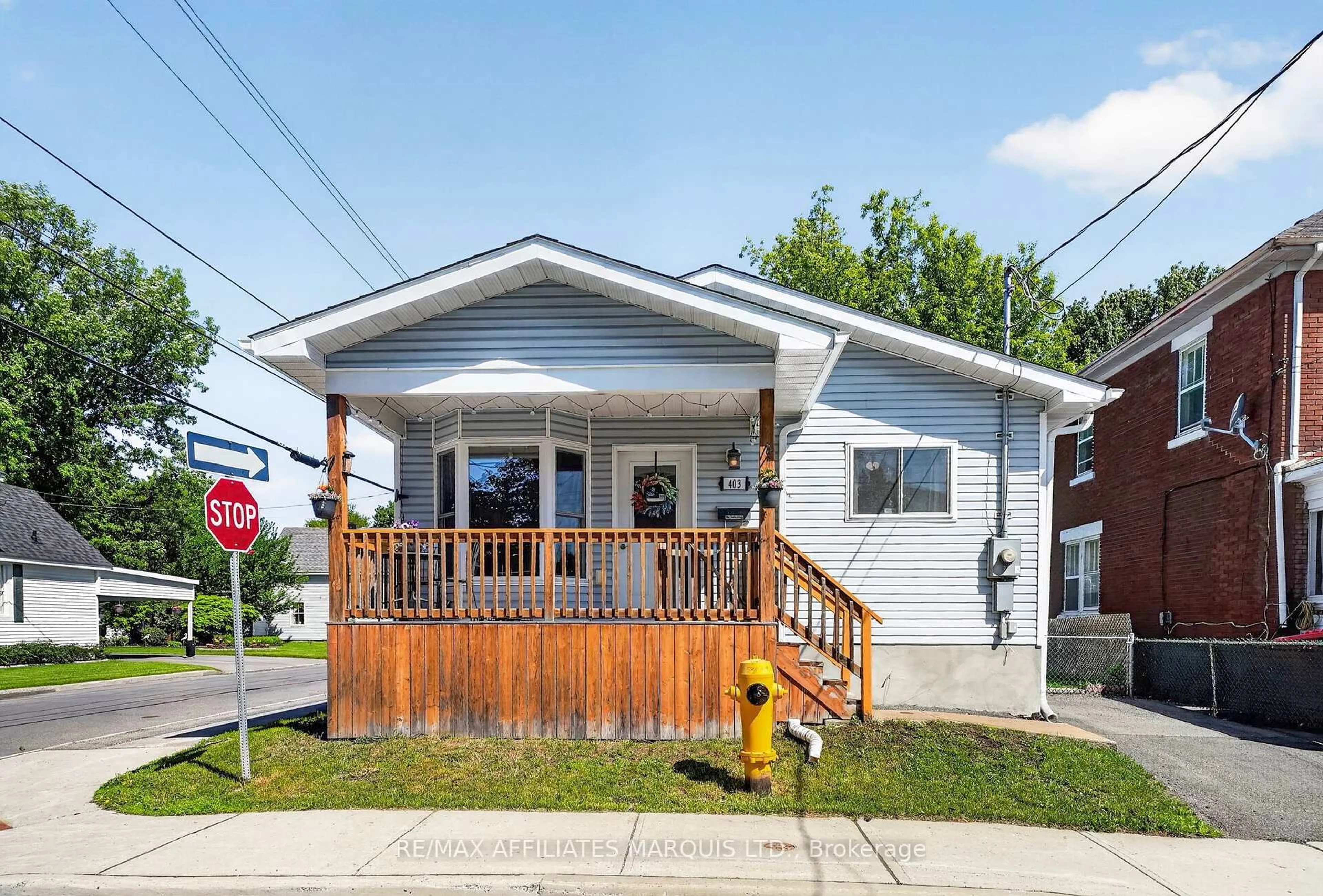 Home with vinyl exterior material, street for 403 3rd St, Cornwall Ontario K6H 2E6