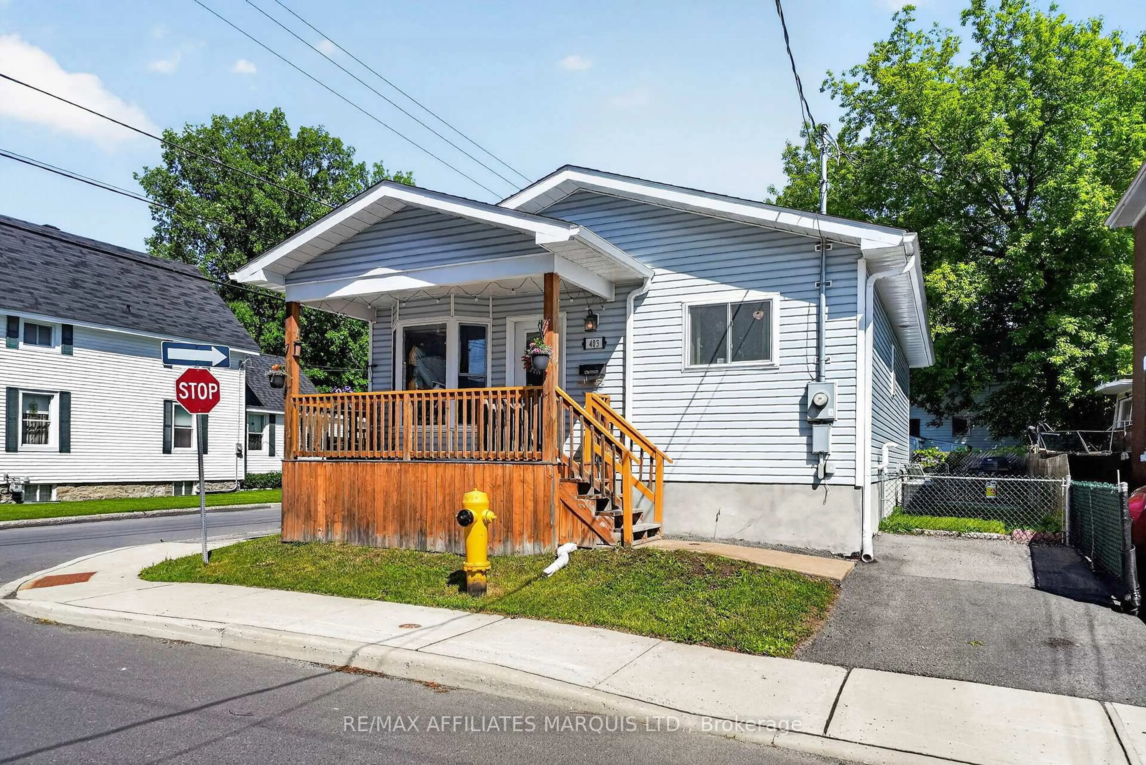 Home with vinyl exterior material, street for 403 3rd St, Cornwall Ontario K6H 2E6