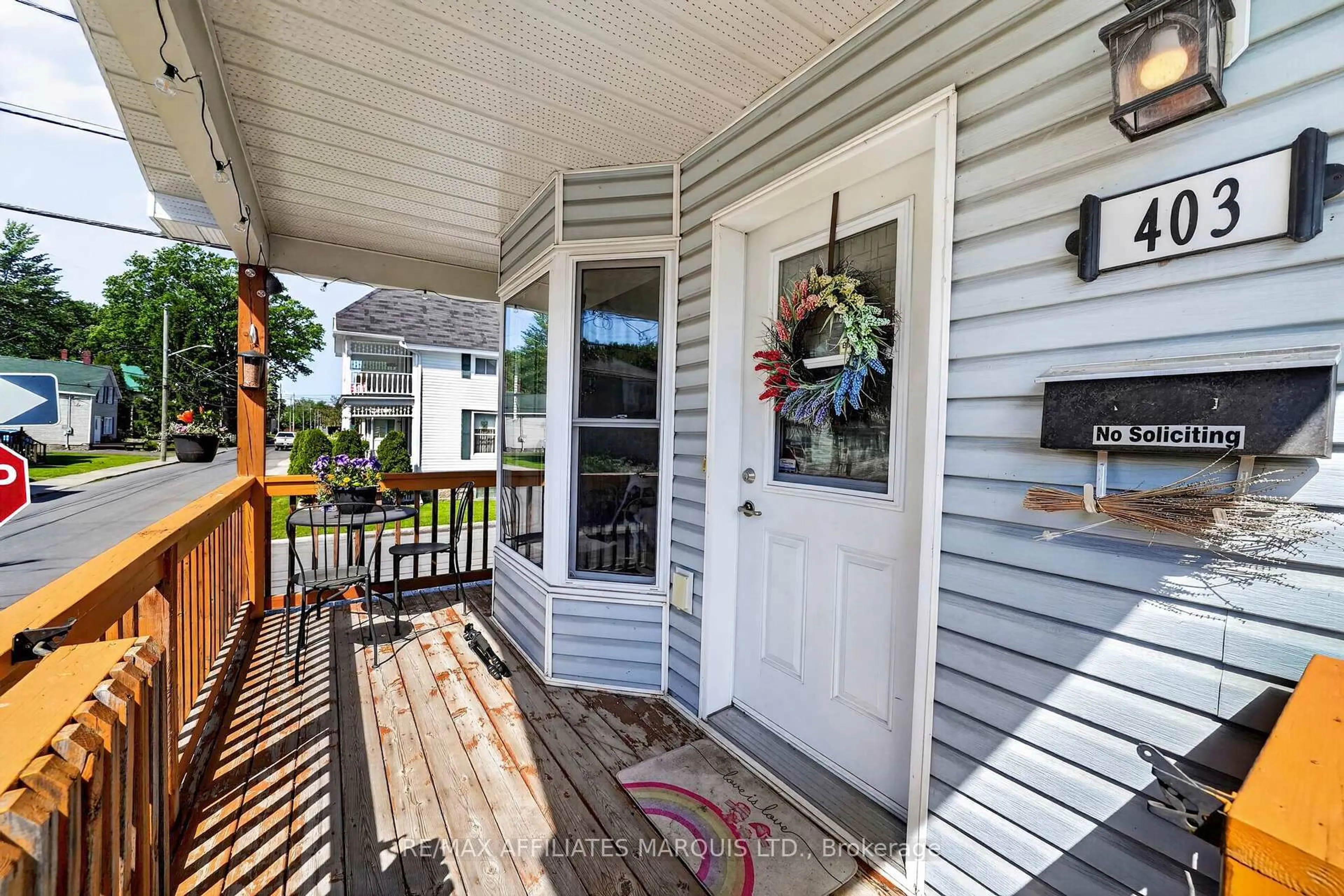 Unknown for 403 3rd St, Cornwall Ontario K6H 2E6