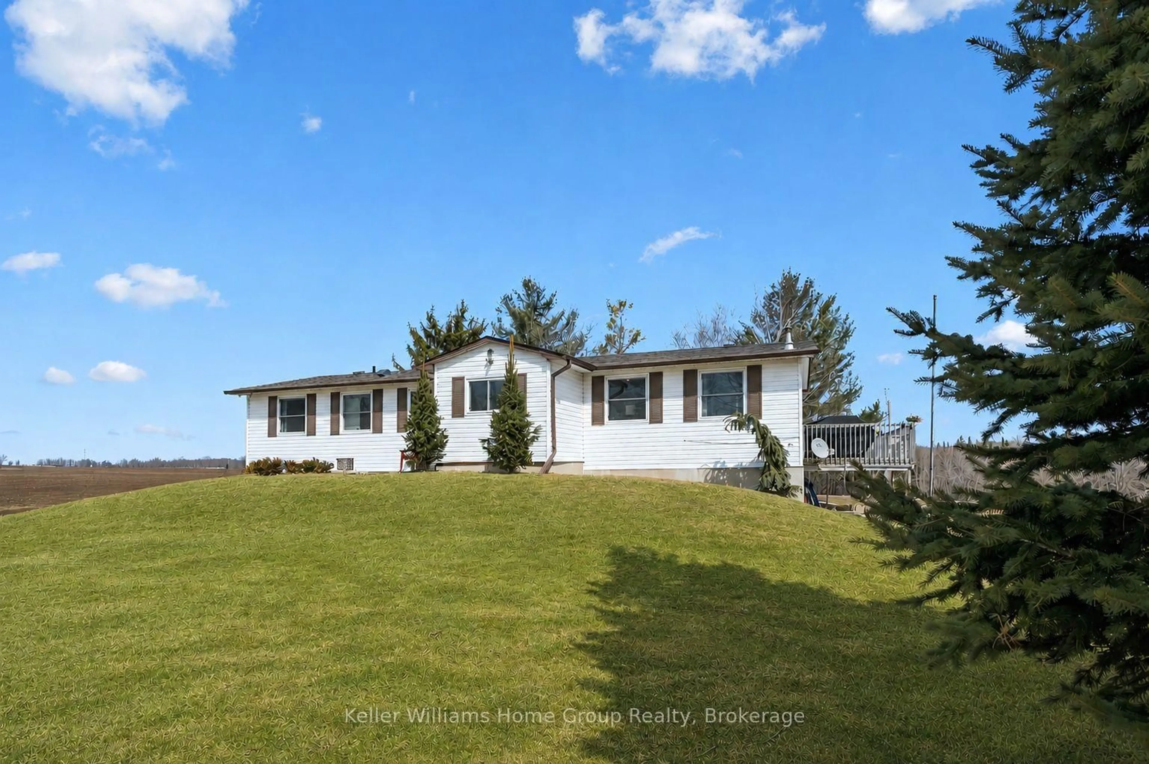 A pic from outside/outdoor area/front of a property/back of a property/a pic from drone, water/lake/river/ocean view for 5789 Seventh Line, Guelph/Eramosa Ontario N0B 2K0