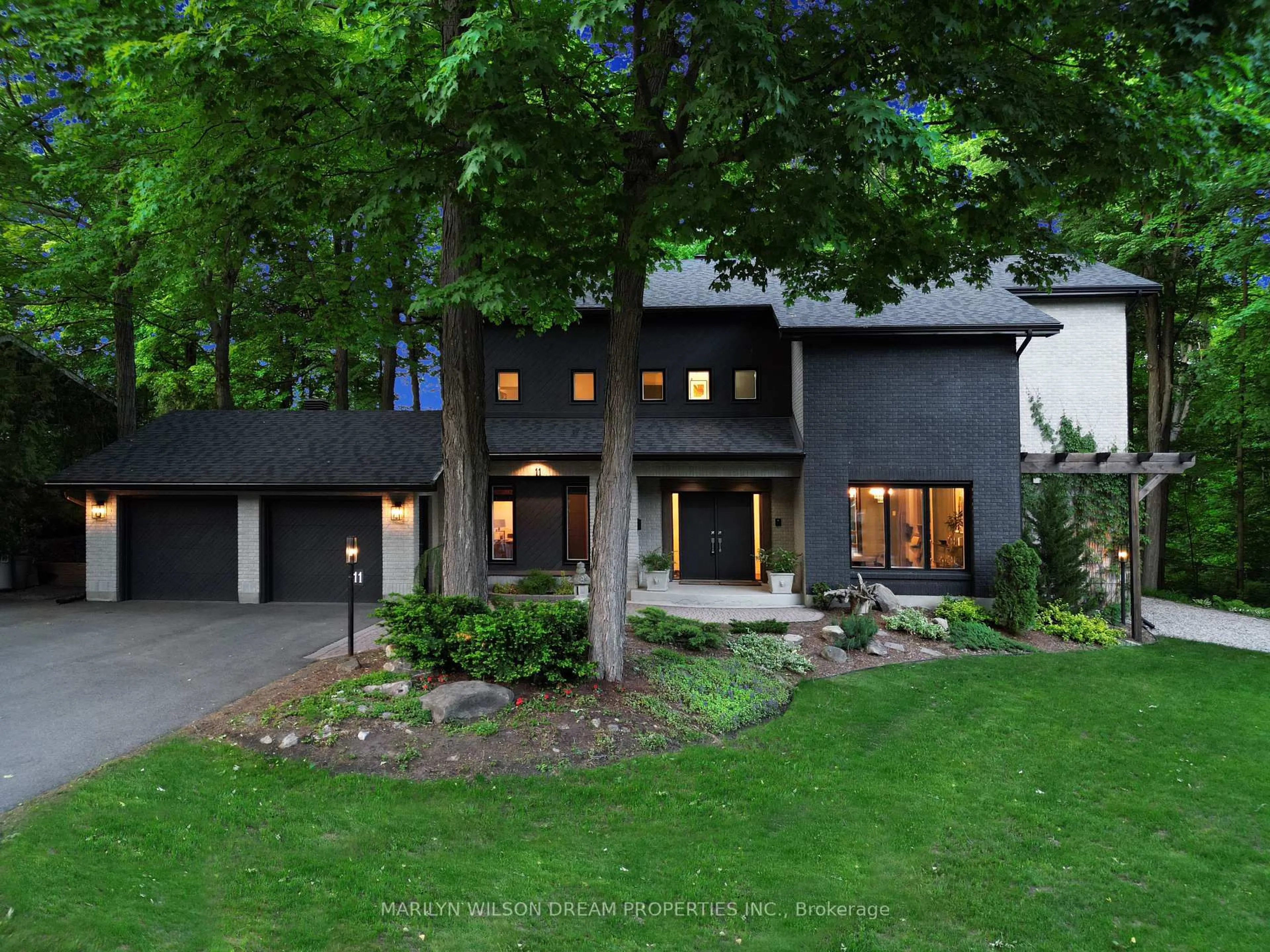 Unknown for 11 Burrows Rd, Ottawa Ontario K1J 6E5